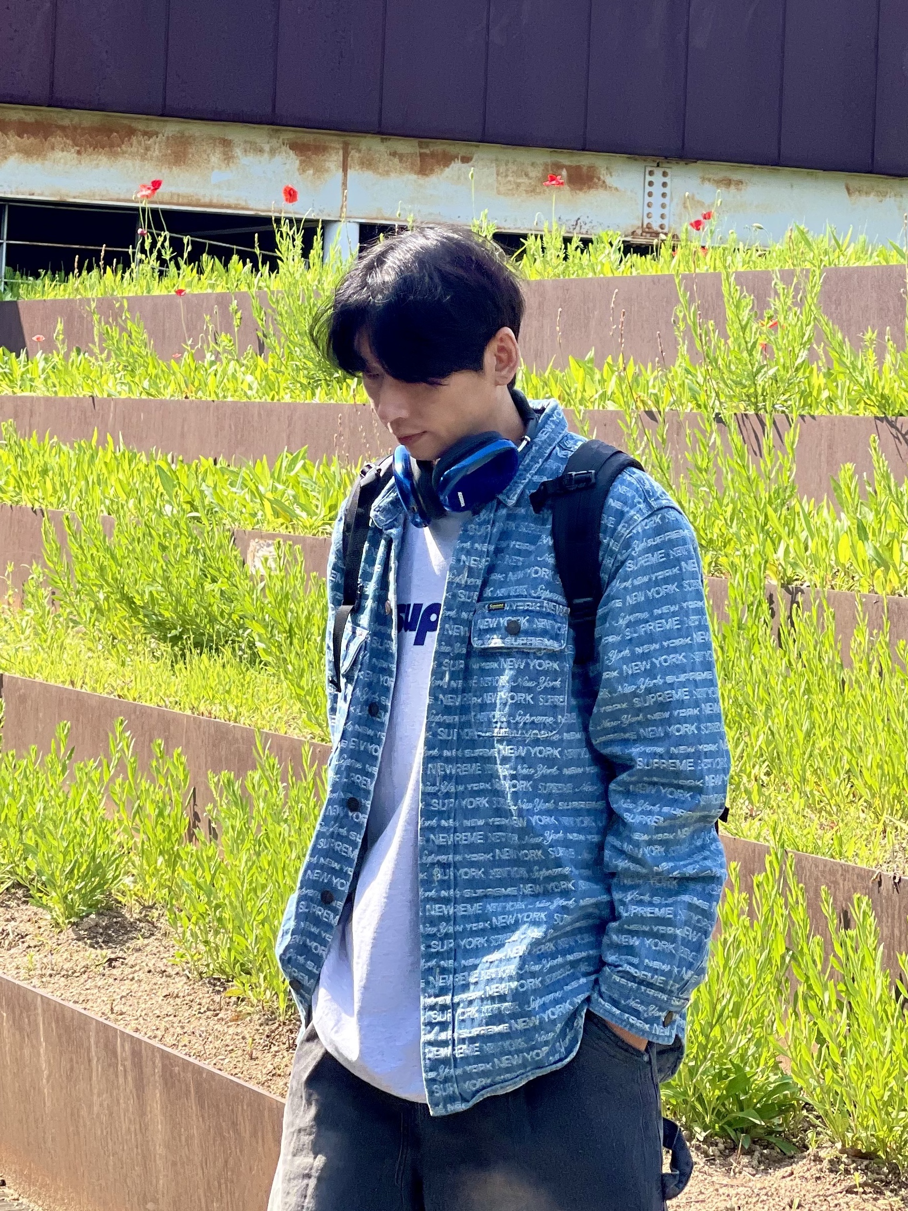 Adidas Yeezy Boost 350 V2 Dazzling Blue, Supreme Multi Type Jacquard Denim Shirt Blue - 22FW 착용 스타일 - 7