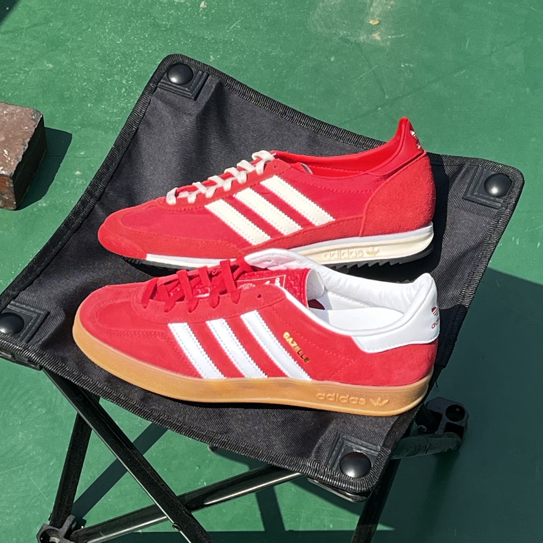 Adidas Gazelle Indoor Scarlet, (W) Adidas SL 72 OG Better Scarlet Cream White 착용 스타일 - 1