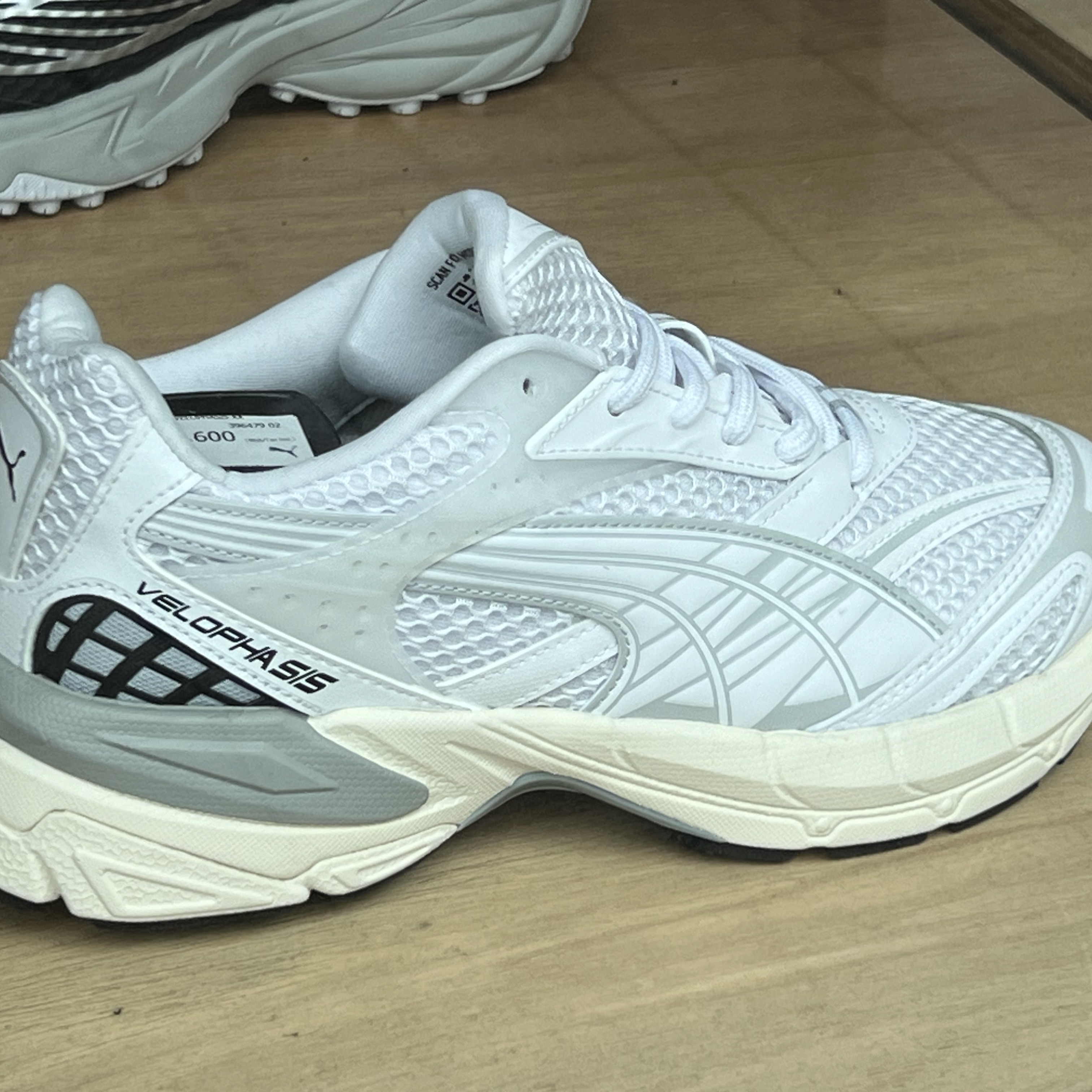 Puma Velophasis Black Intense Lavender 착용 스타일 - 3