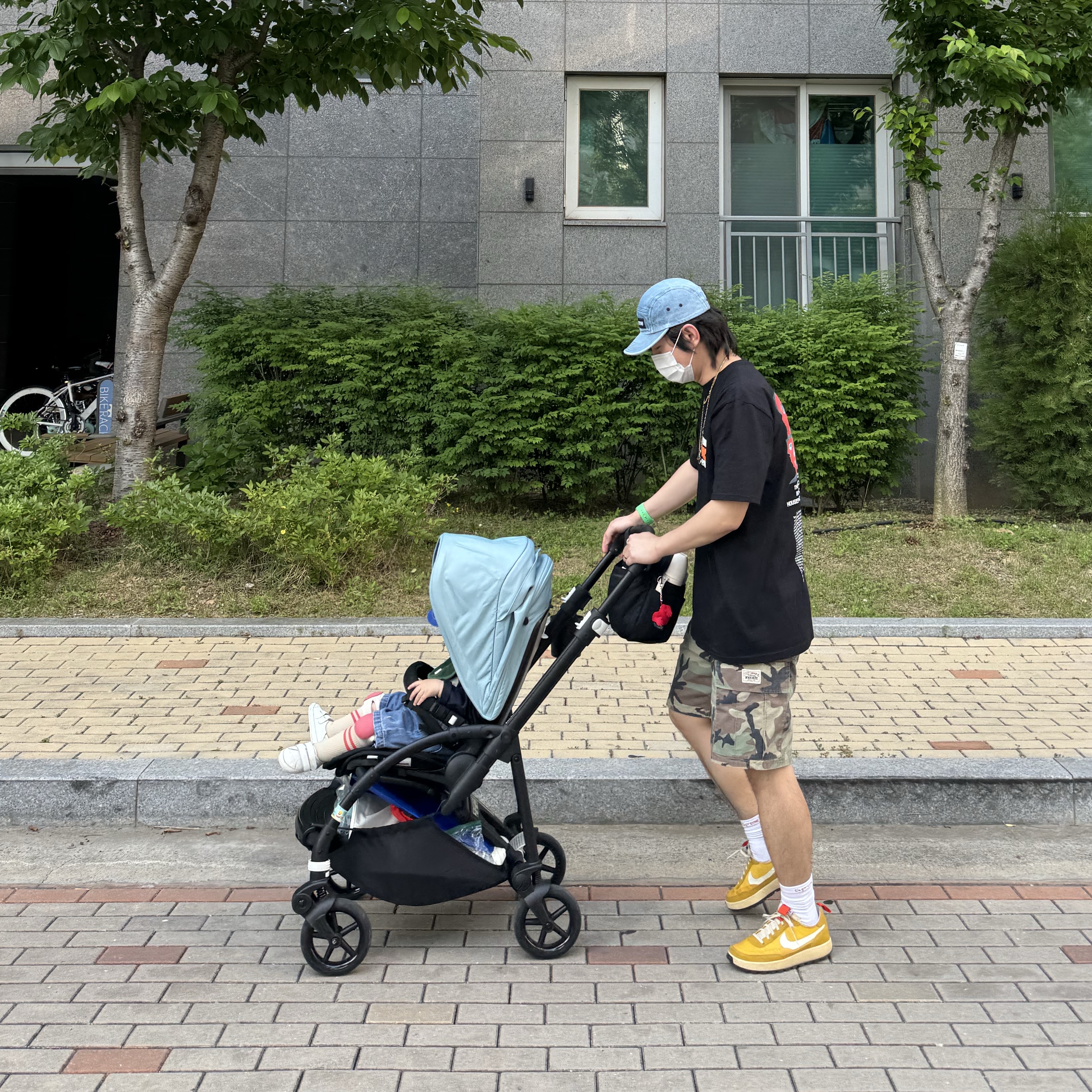 Supreme Washed Chino Twill Camp Cap Denim - 23FW, Stussy Ripstop Cargo Beach Shorts Camo 착용 스타일
