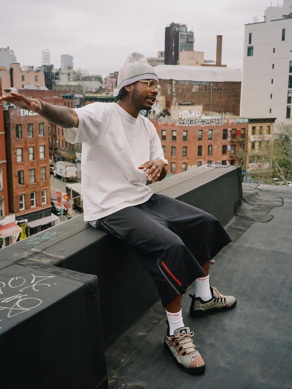 Nike x Supreme SB Darwin Low White, Nike x Supreme SB Darwin Low Green 착용 스타일 - 4