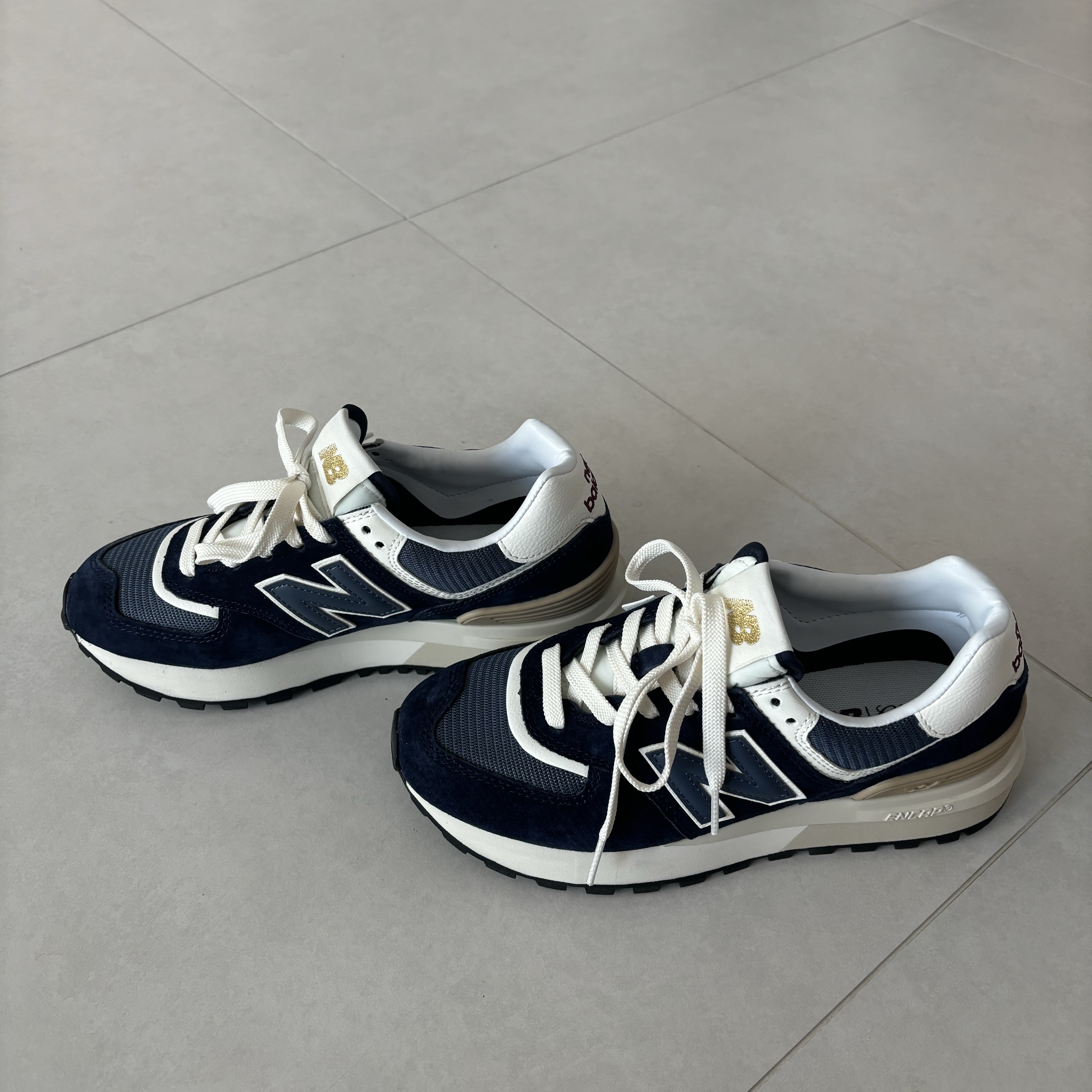 New Balance 574 Legacy Navy 착용 스타일