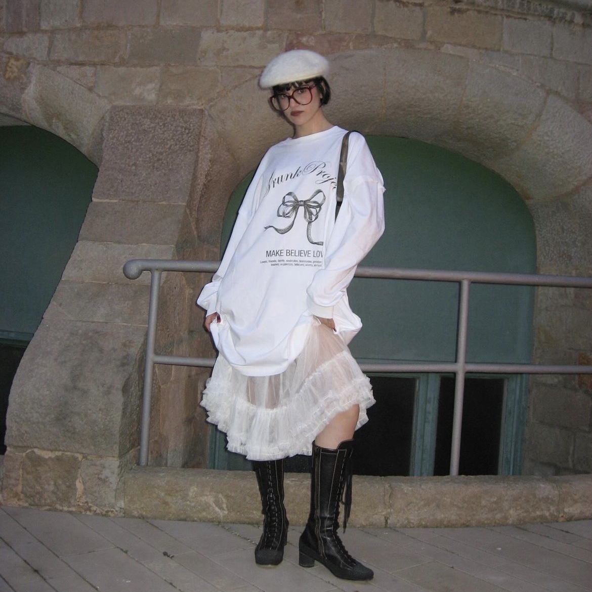 TRUNKPROJECT Printed Long Sleeve T-Shirt White, TRUNKPROJECT Printed Long Sleeve T-Shirt Grey 착용 스타일