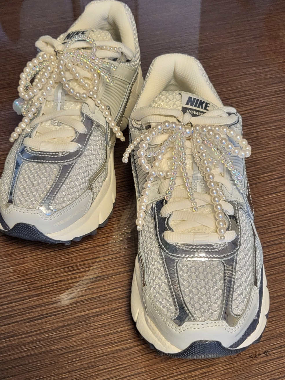 Nike Zoom Vomero 5 Photon Dust Gridiron 착용 스타일