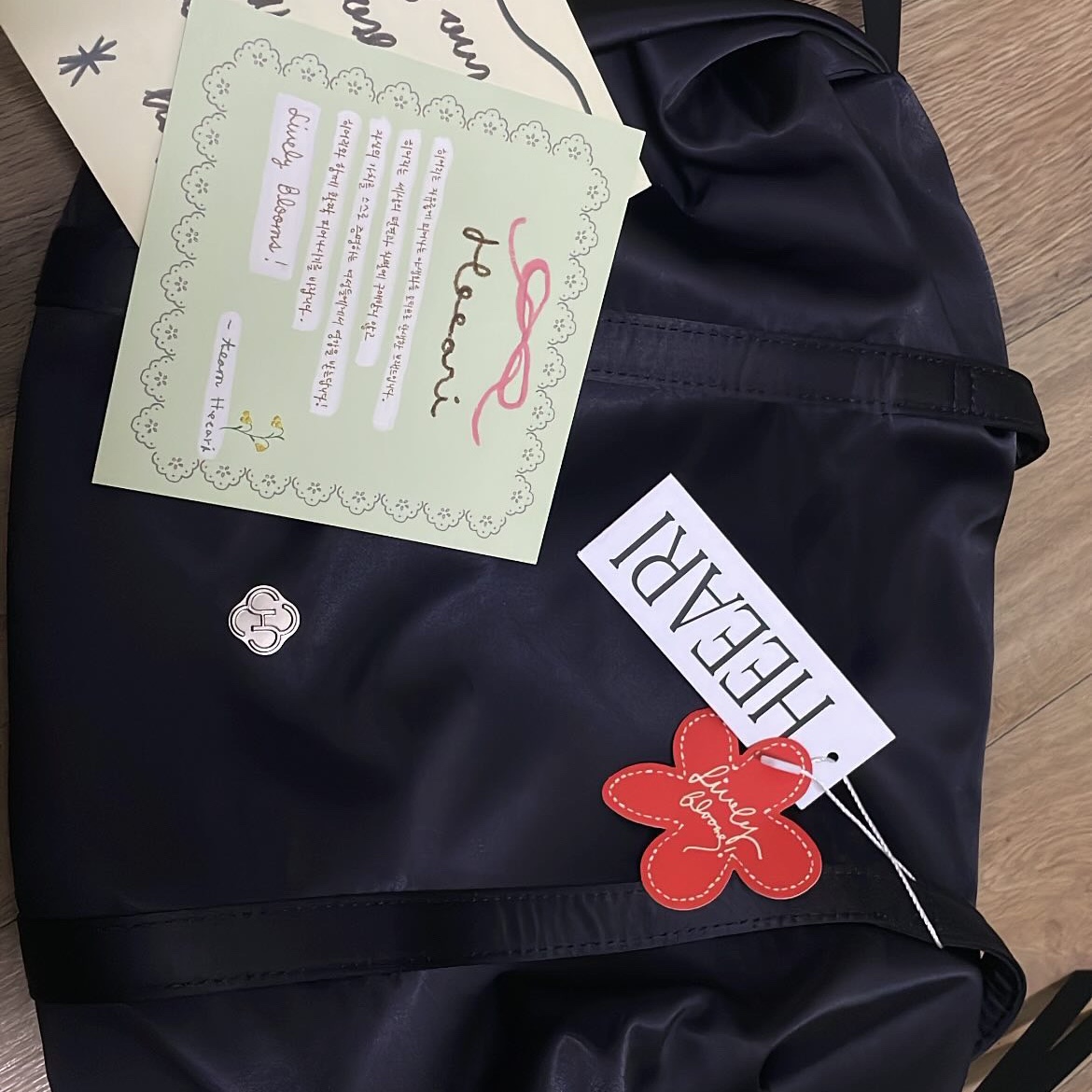 [예약배송] Heeari Aurora Shirring Bag Black 착용 스타일