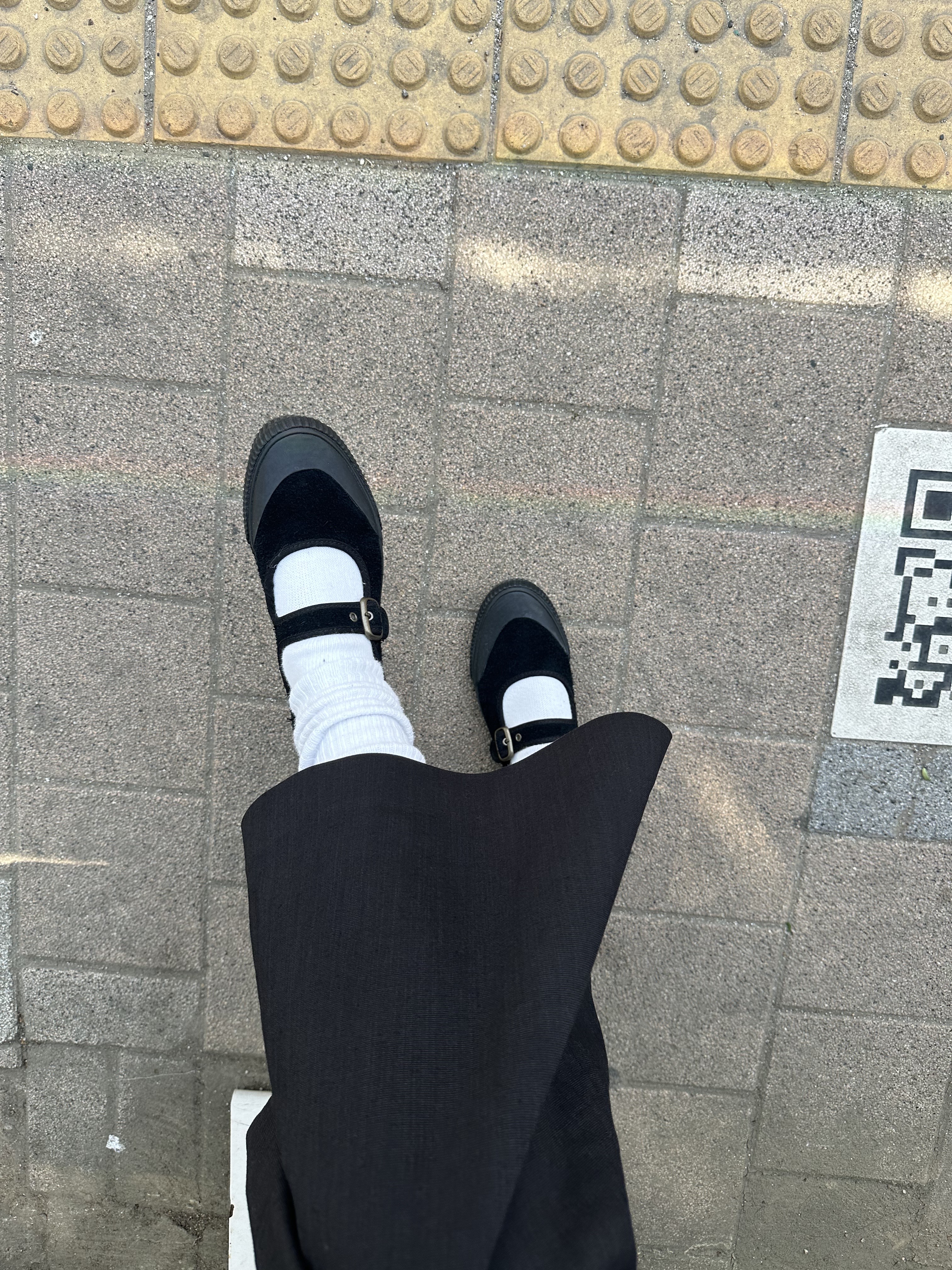 Vans Mary Jane Black LX Creep Black 착용 스타일 - 1