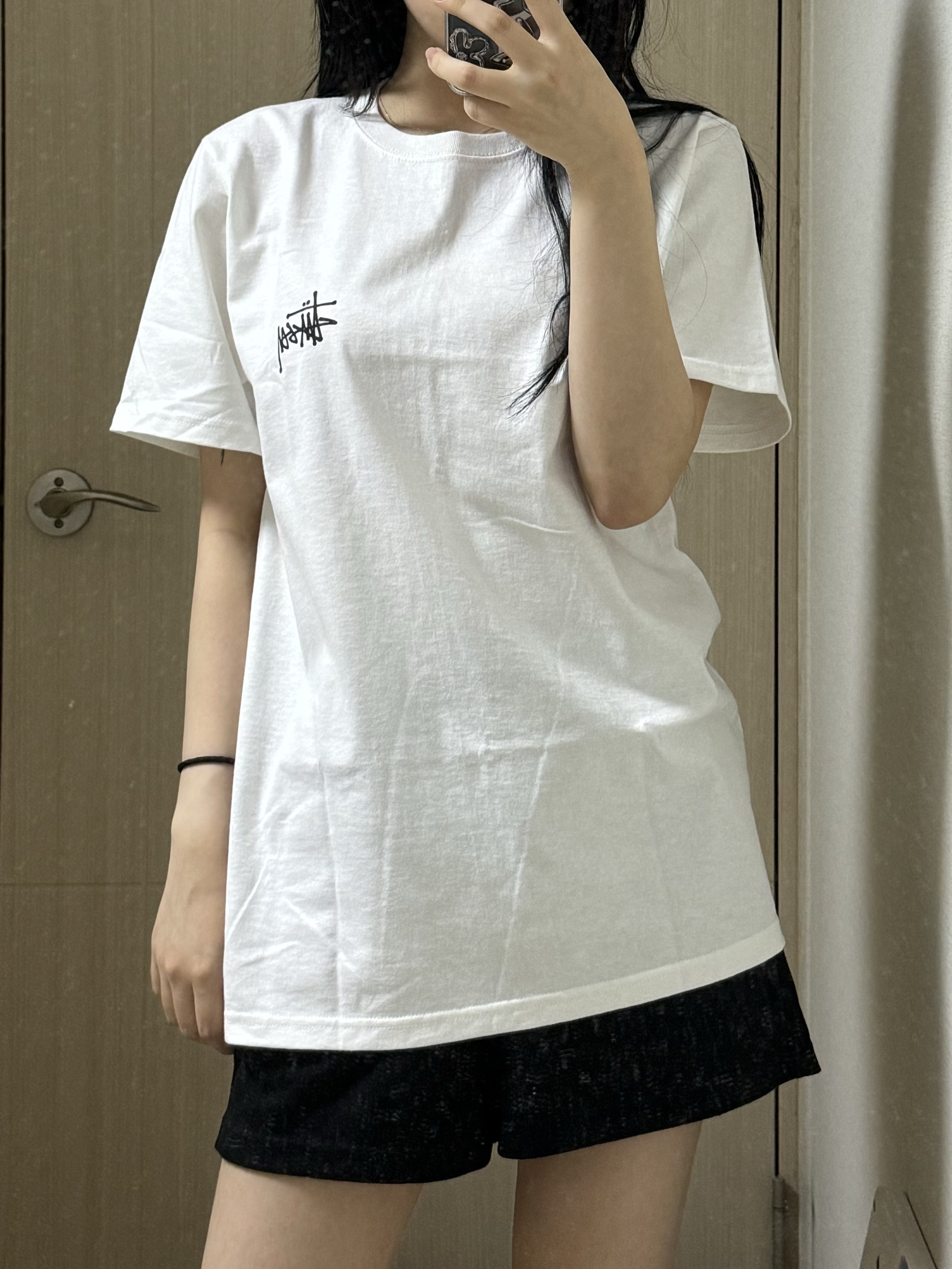 Stussy Basic Stussy T-Shirt White 2024, 2025 착용 스타일