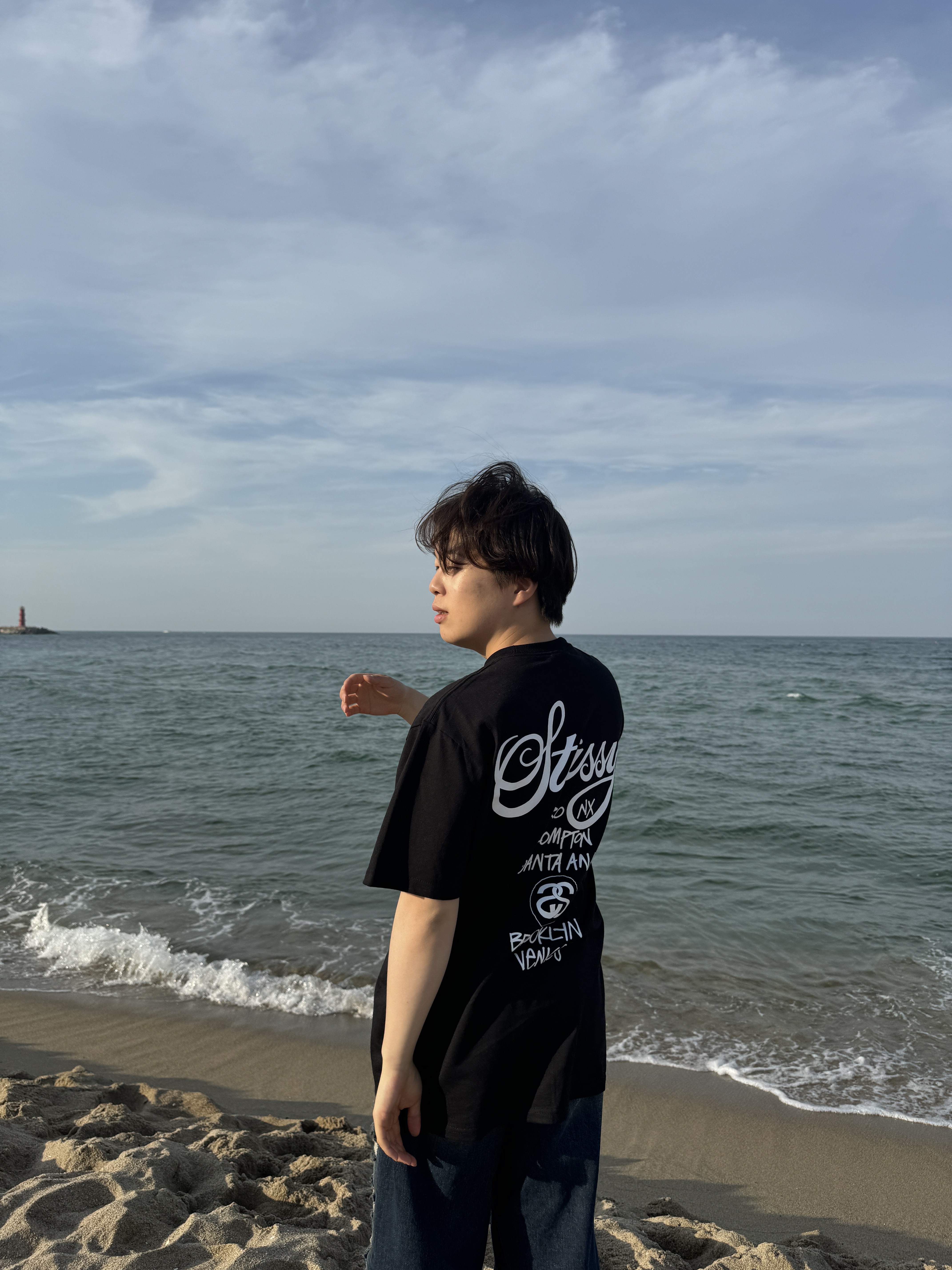 Stussy World Tour T-Shirt Black 2024,2025 착용 스타일 - 2