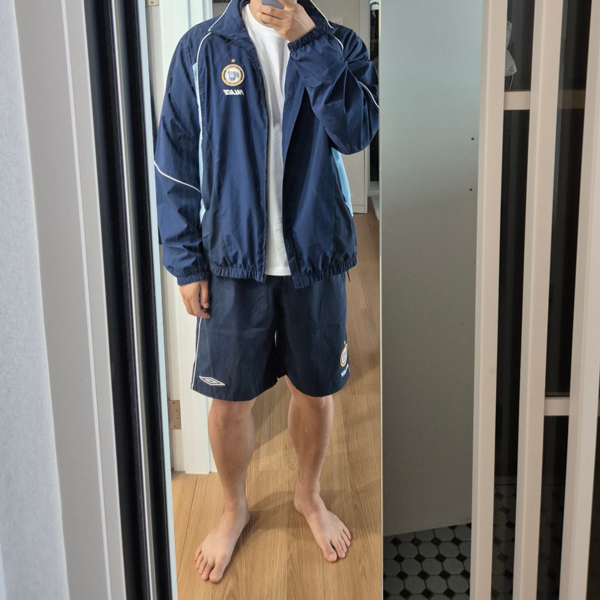 팔라스 x 엄브로 쇼츠 블루 - 24SS, 팔라스 x 엄브로 트랙 자켓 블루 - 24SS 착용 스타일 - 1