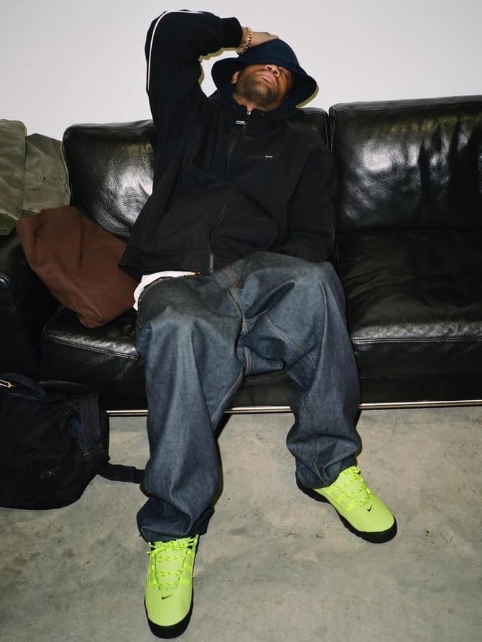 Nike x Supreme SB Darwin Low White, Nike x Supreme SB Darwin Low Green 착용 스타일 - 3