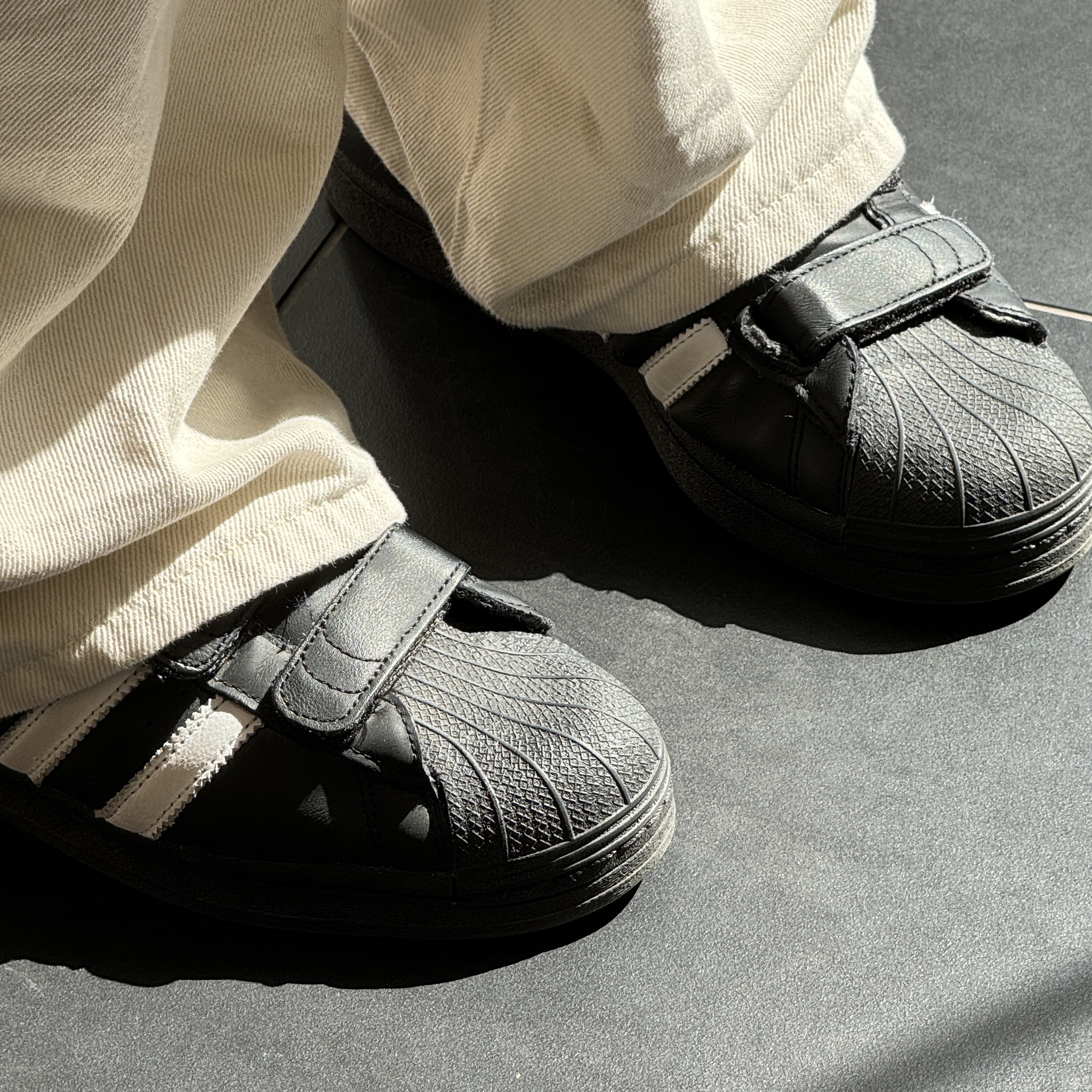 (W) Adidas Superstar CF Core Black Cloud White 착용 스타일