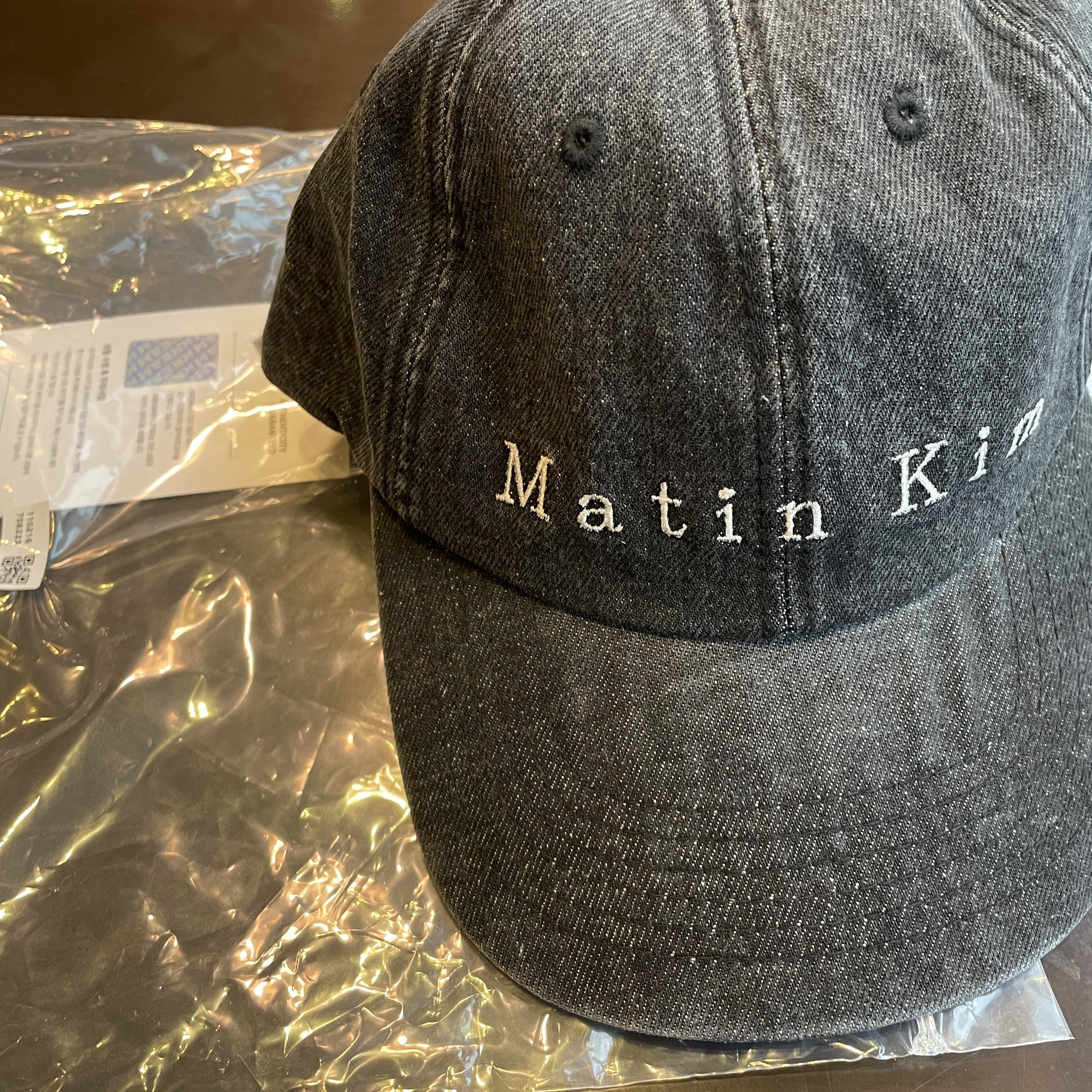 (W) Matin Kim Matin Denim Ball Cap Black 착용 스타일