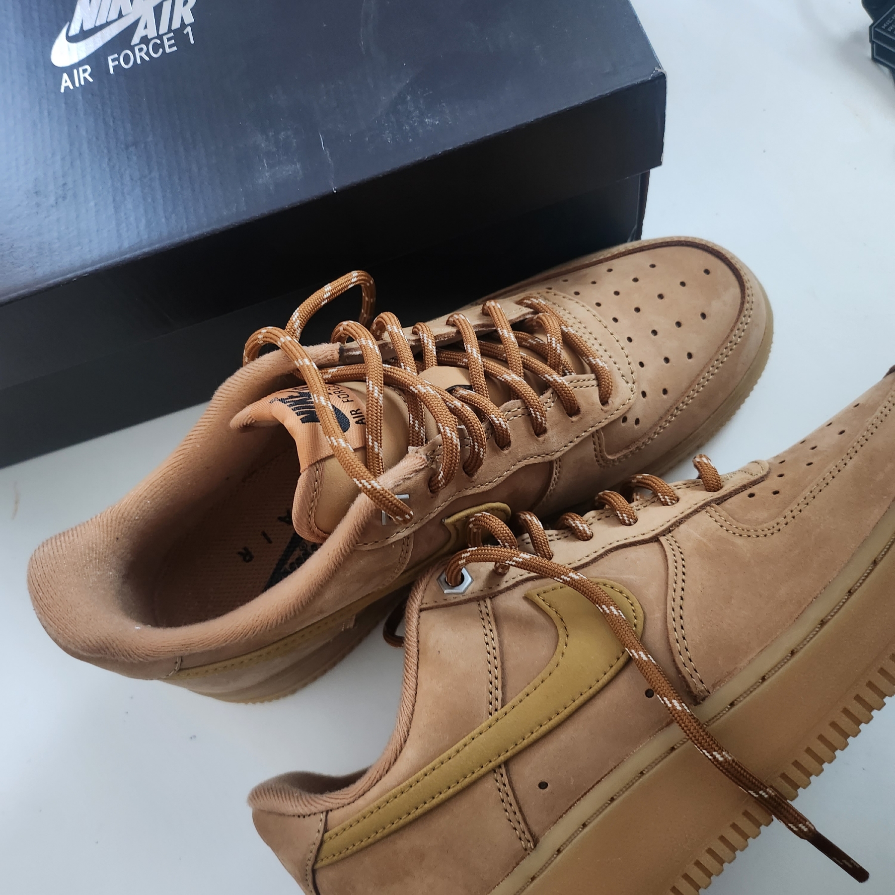 Nike Air Force 1 '07 WB Flax 착용 스타일