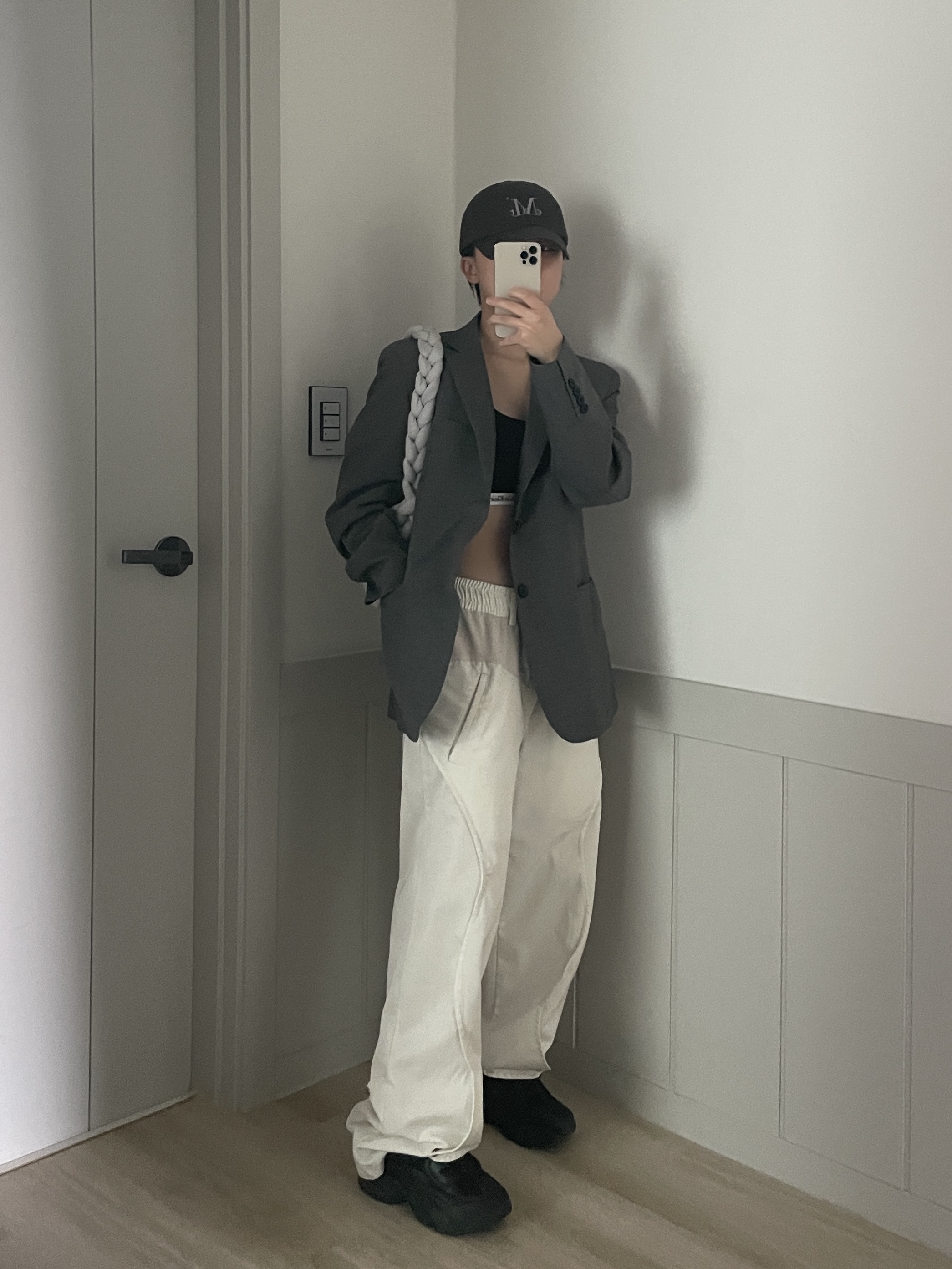 (W) Calvin Klein Modern Cotton Bralette Black 착용 스타일