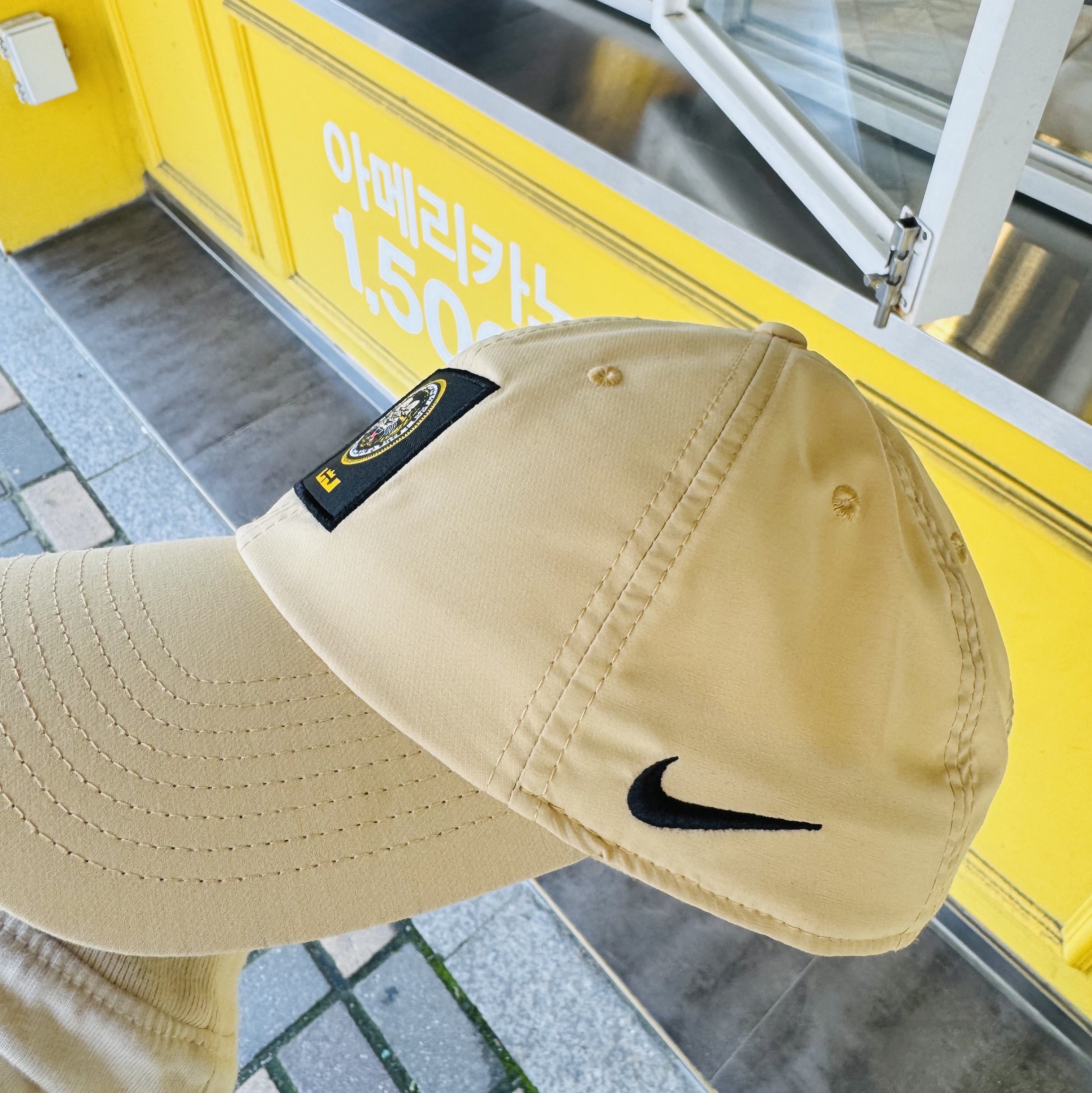 Essentials Long Sleeve T-Shirt Cream - 21SS, Nike x Sacai x Undercover LDWaffle Black Bright Citron 착용 스타일 - 4