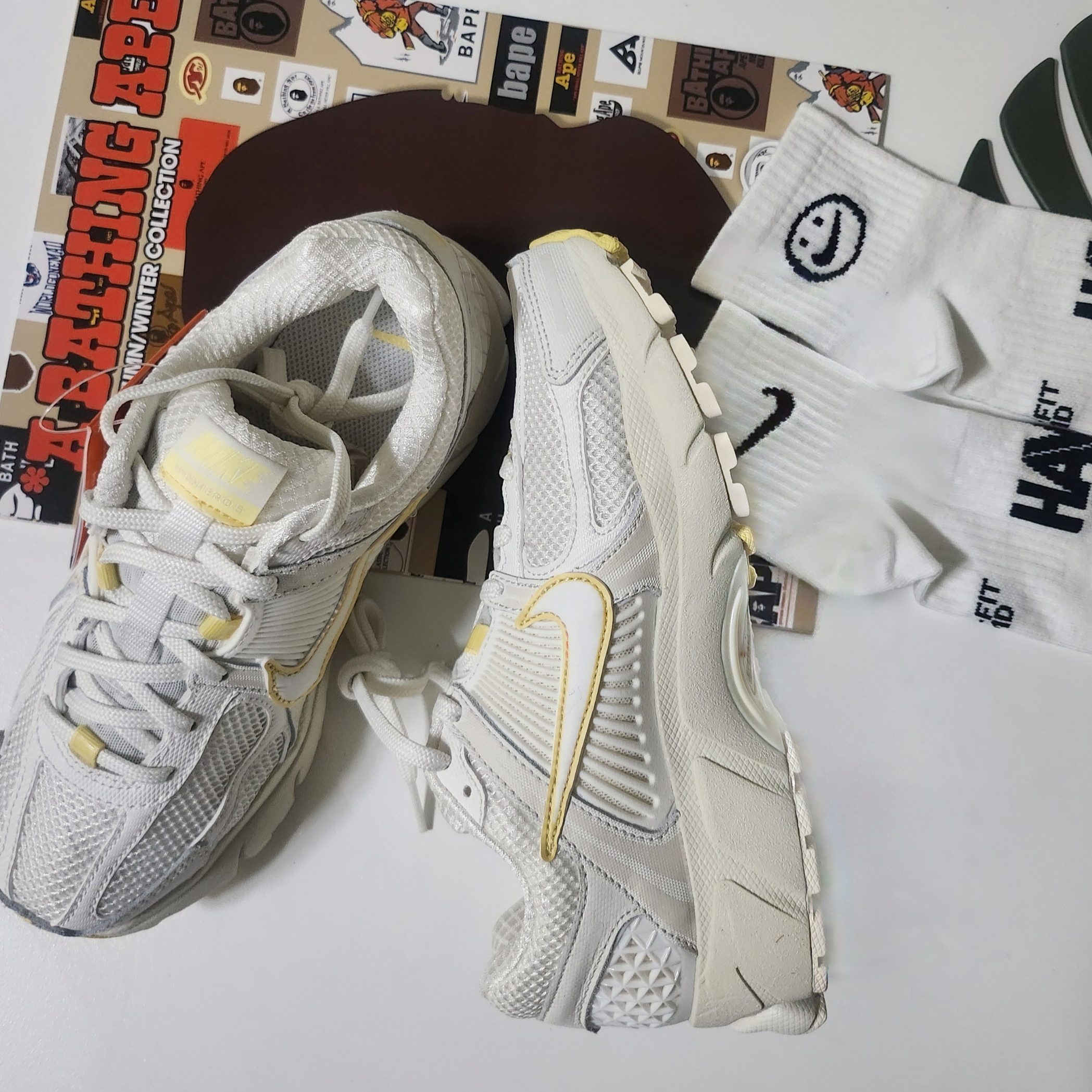 (W) Nike Zoom Vomero 5 Sail Soft Yellow 착용 스타일