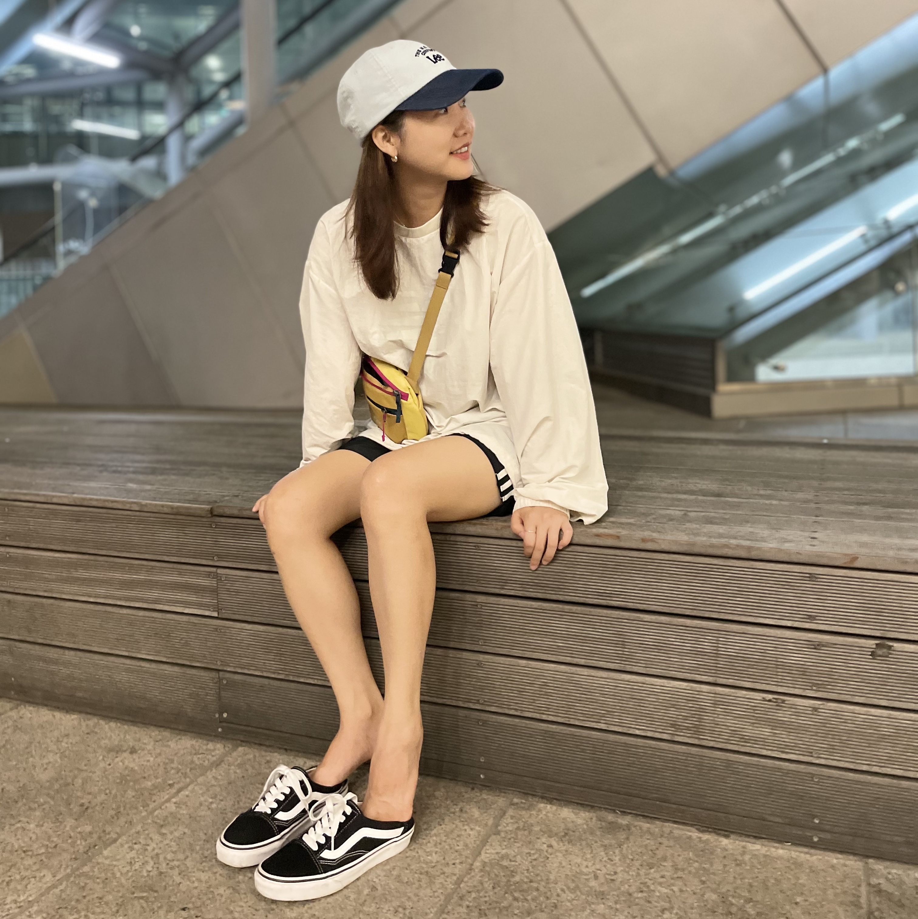 Vans Old Skool Mule Black, Arc'teryx Mantis 1 Waistpack Sunstone Retreat 착용 스타일