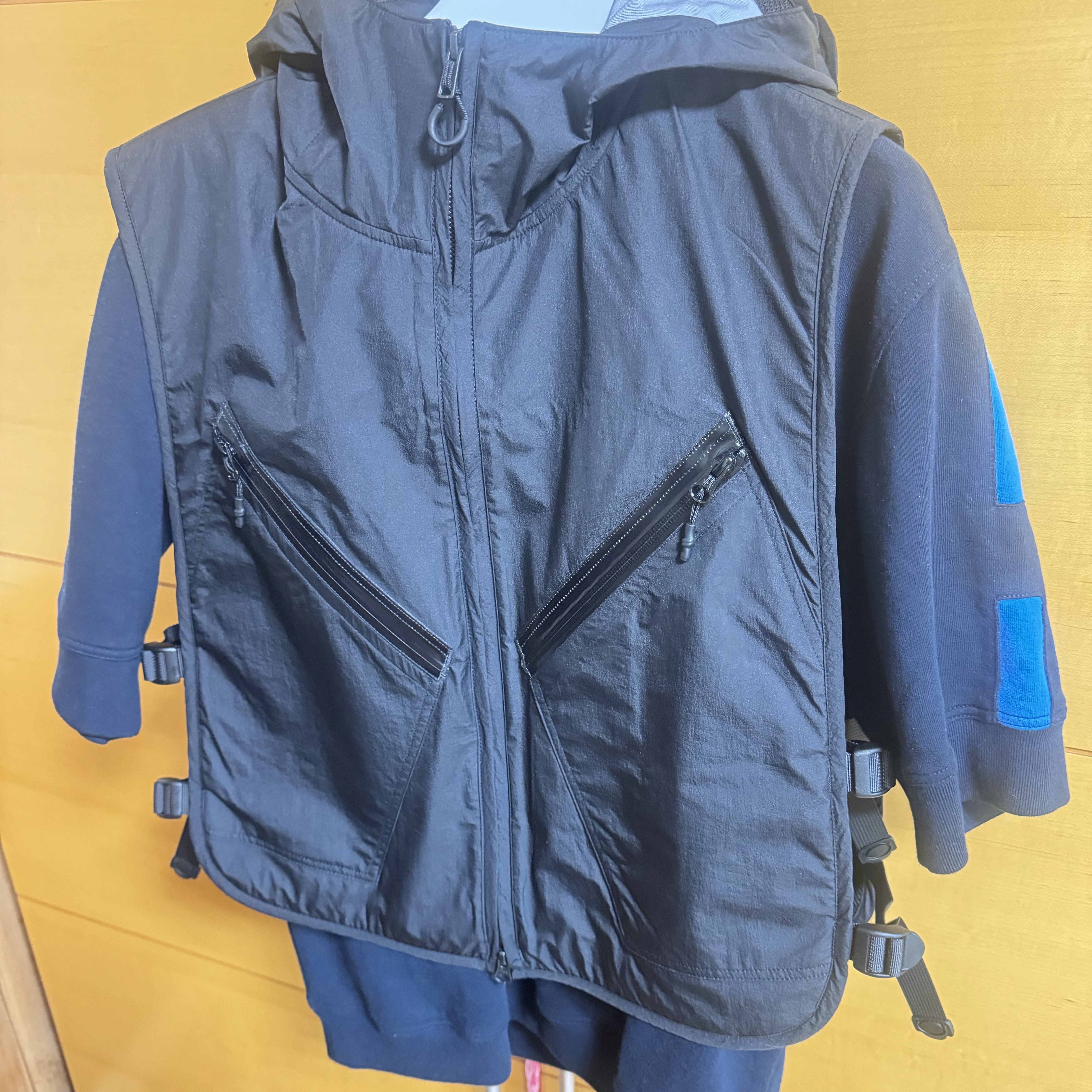 Rootfinder Maneuver Hoody Vest Black 착용 스타일