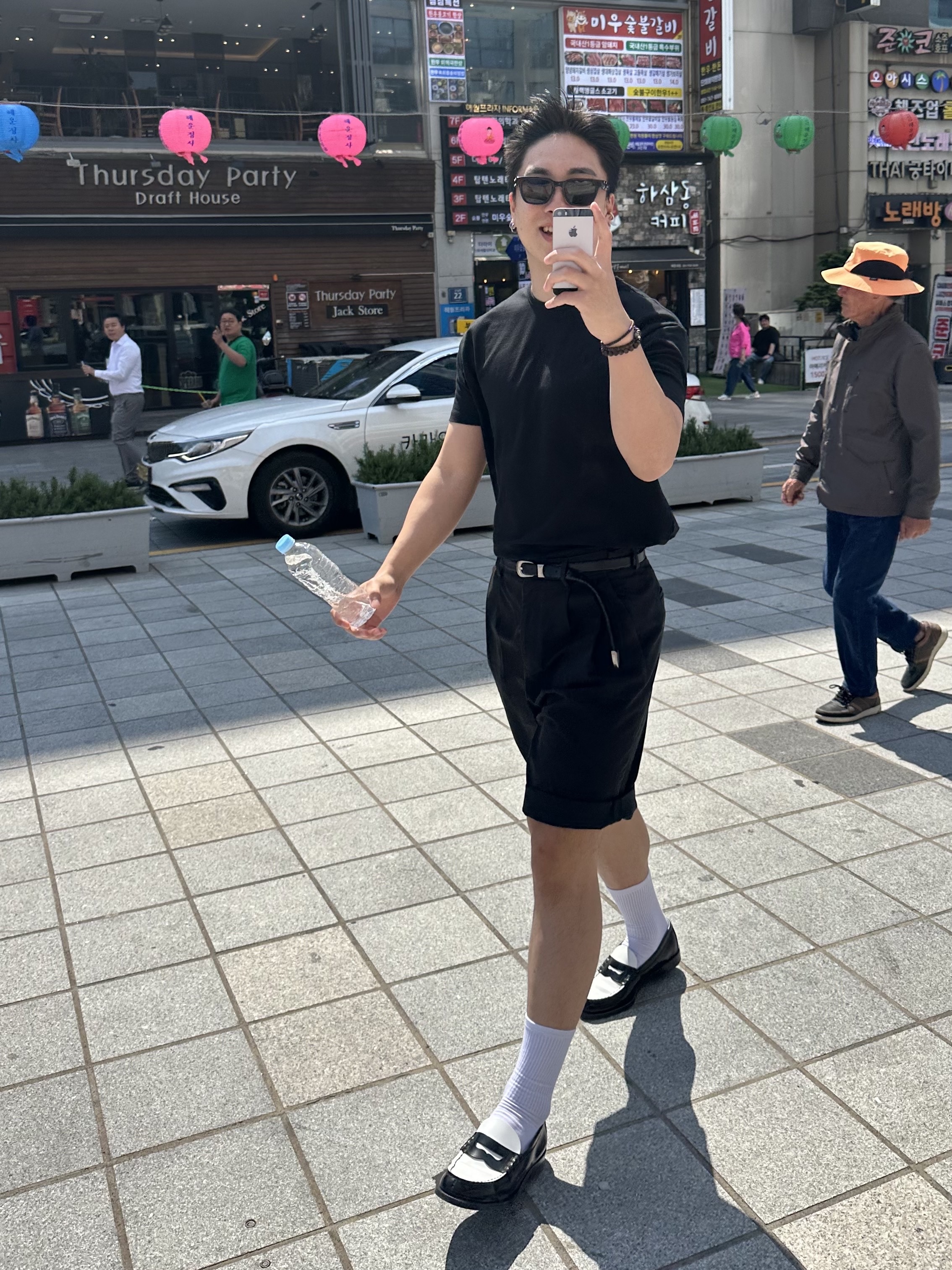 Gentle Monster x Maison Margiela MM110 Black Black 착용 스타일 - 2