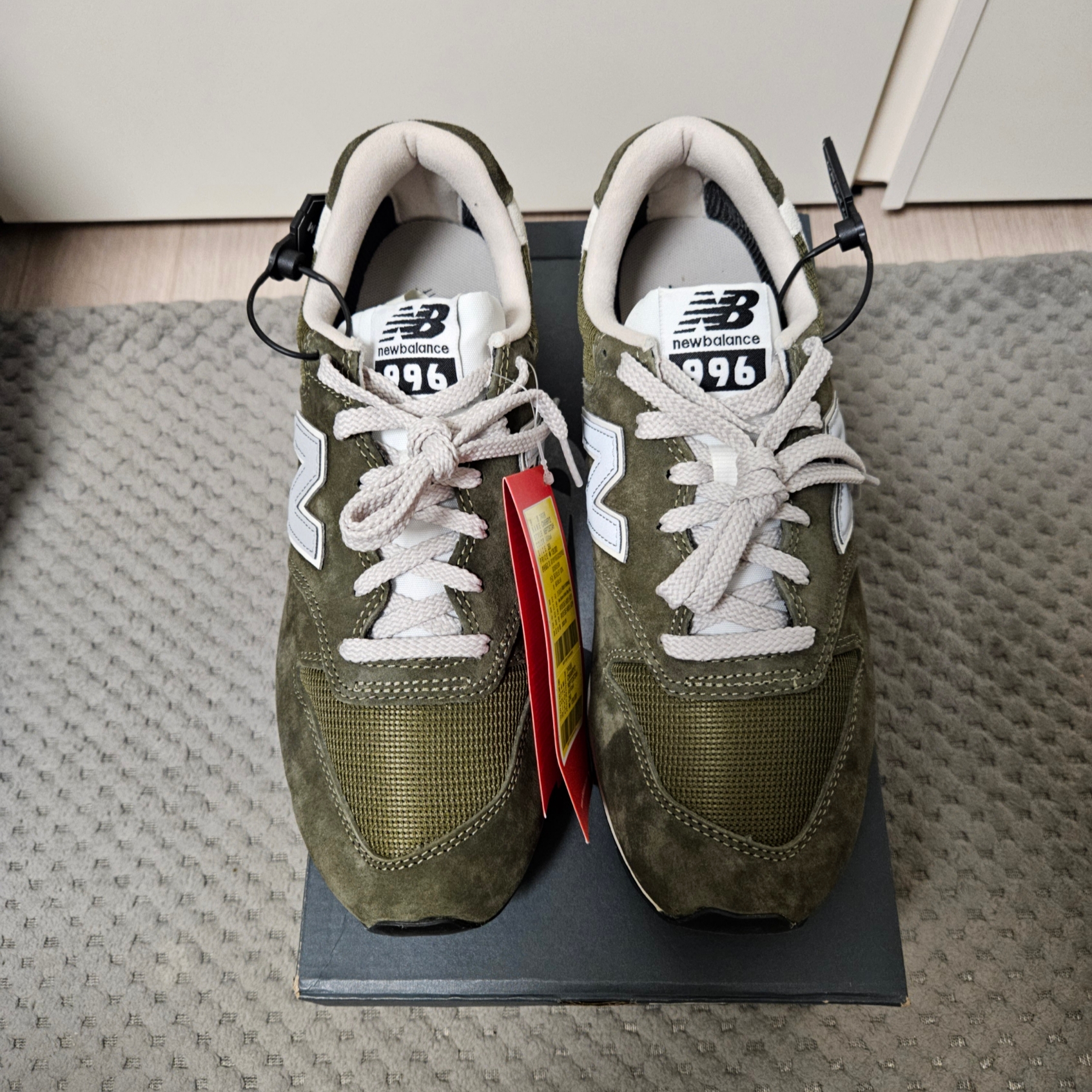 New Balance 996 Dark Green 착용 스타일 - 1