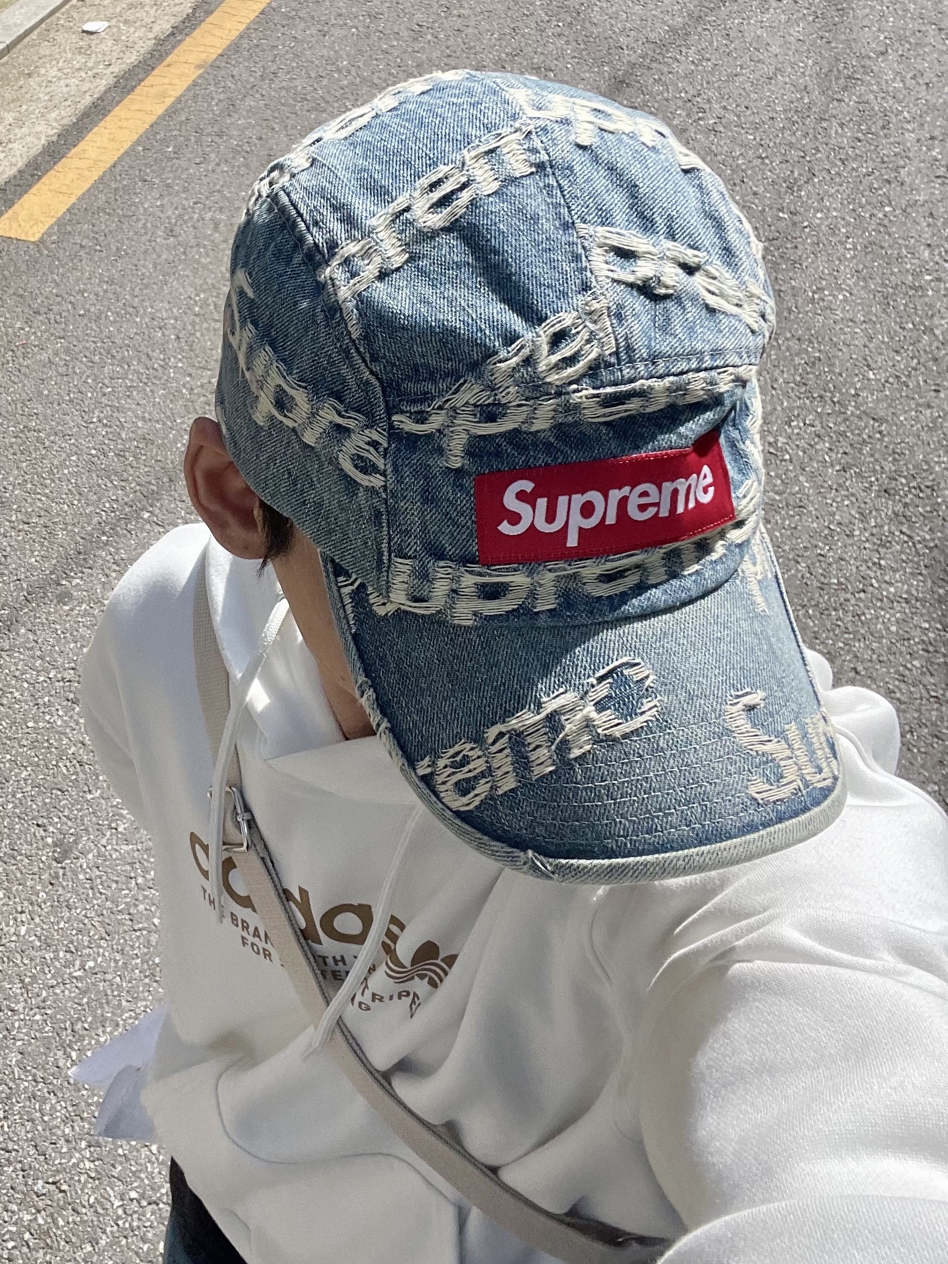 Adidas Yeezy Slide Bone 2022/2023, Stussy Canvas Side Pouch Natural 착용 스타일 - 6
