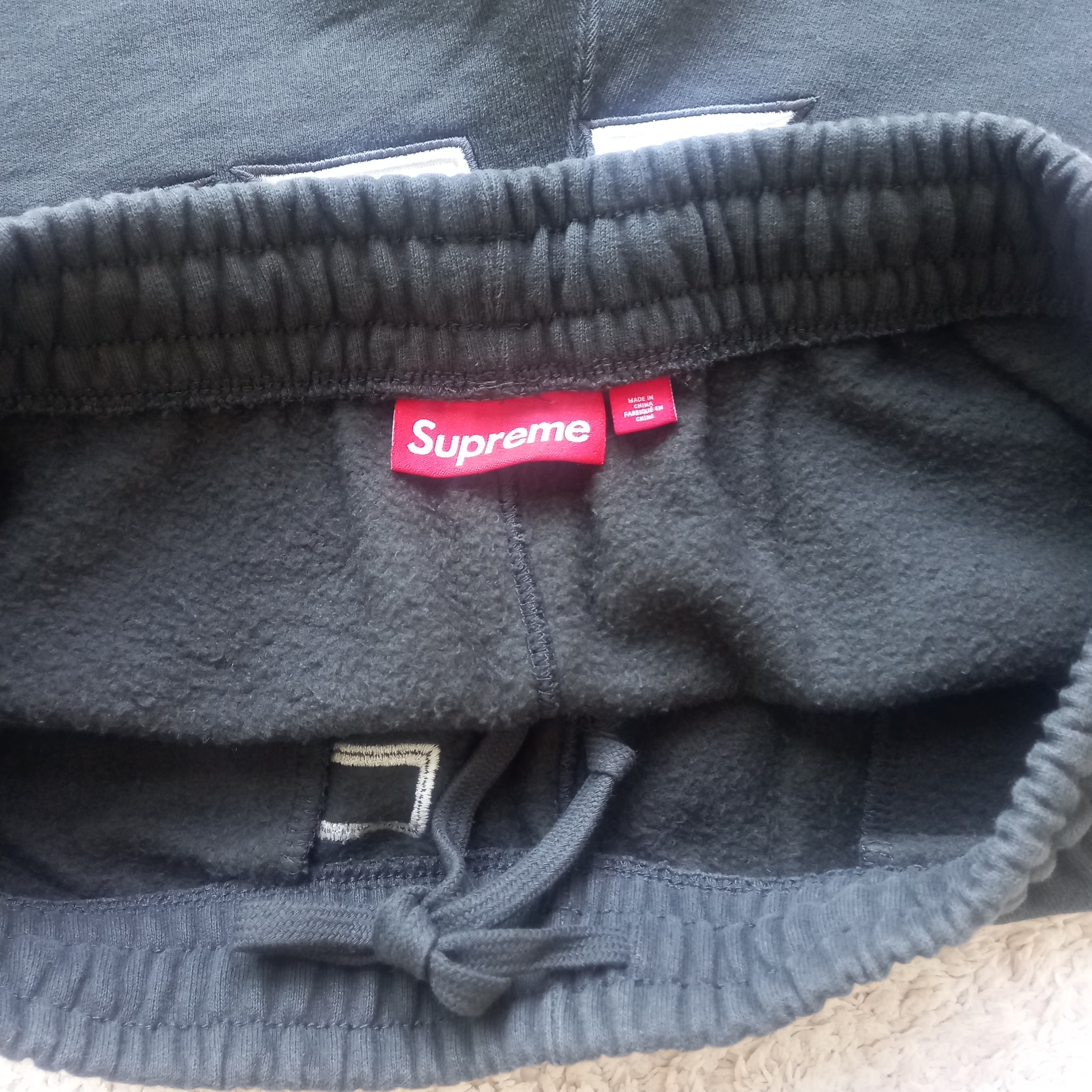 Supreme Wrapped Sweatpant Washed Black - 24SS 착용 스타일 - 4