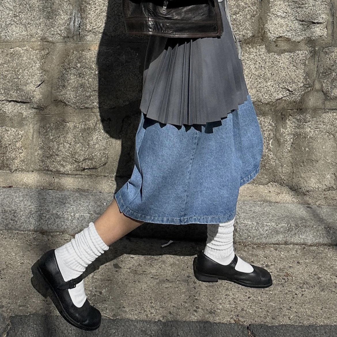 TRUNKPROJECT Pleated Denim Pants Blue 착용 스타일