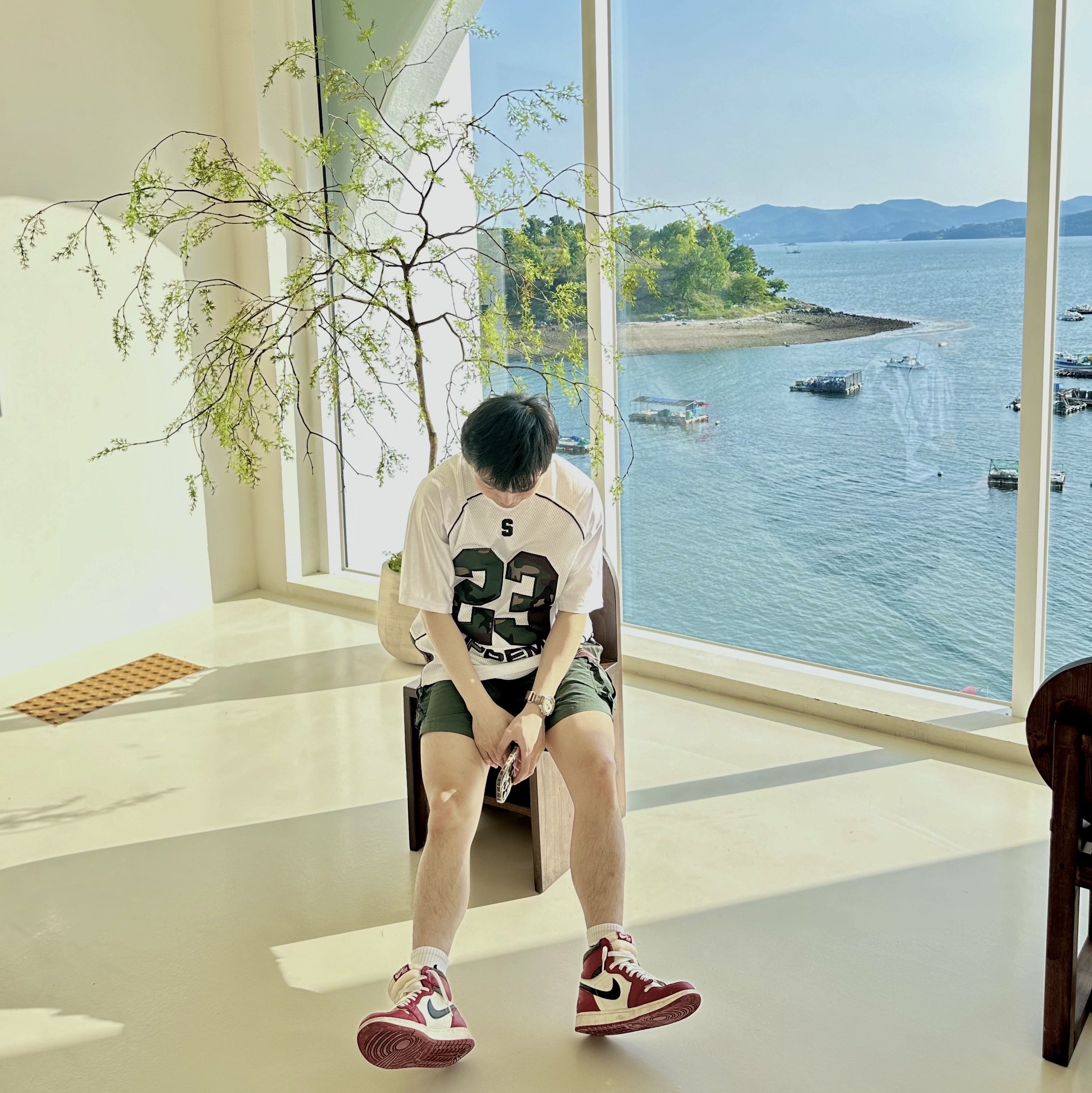 Supreme Perfect Season Football Jersey White - 23SS, Jordan 1 Retro High OG Chicago 2022 착용 스타일 - 3