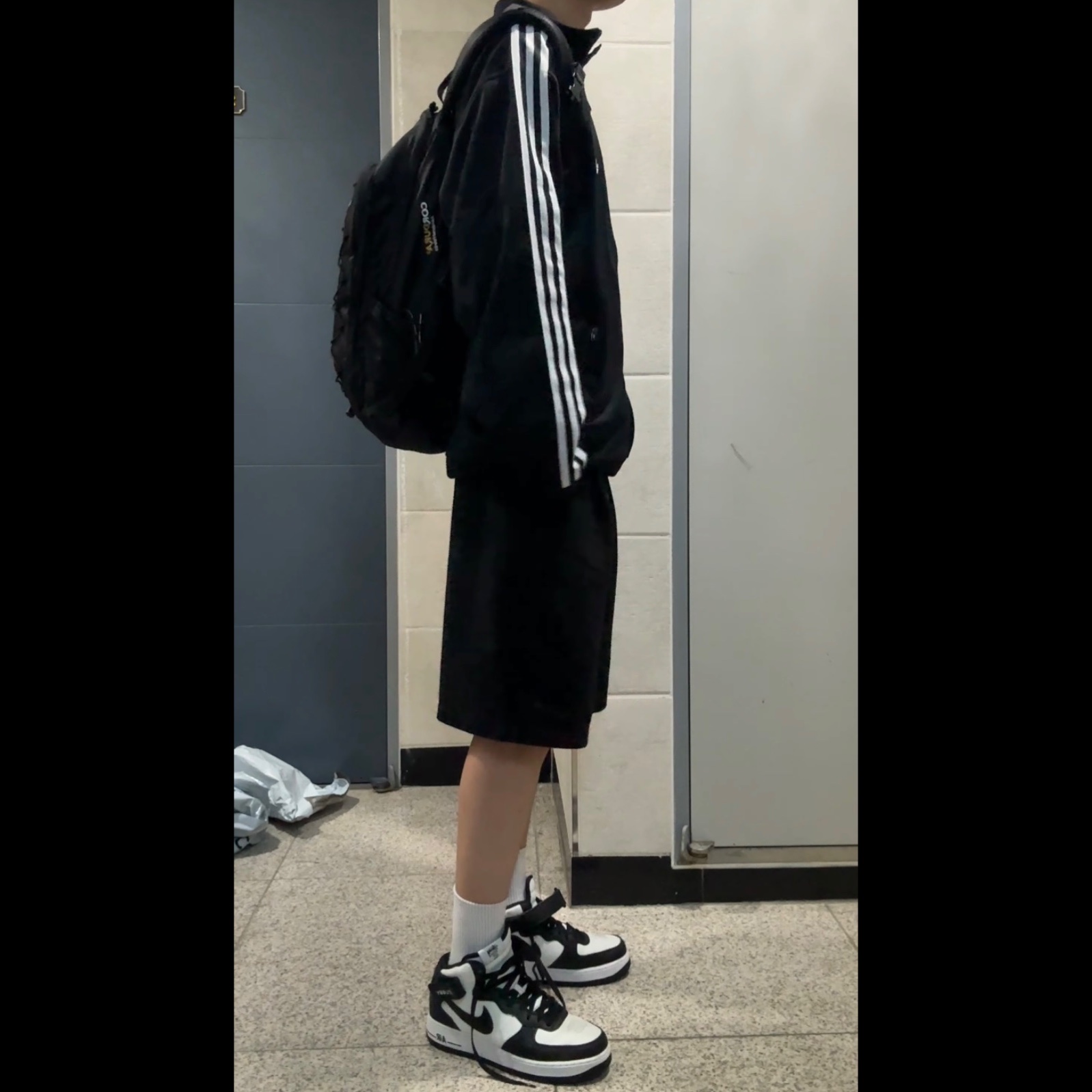 Adidas Originals Beckenbauer Track Jacket Black - KR Sizing, Nike x Stussy Air Force 1 '07 Mid SP Black and Light Bone 착용 스타일 - 3