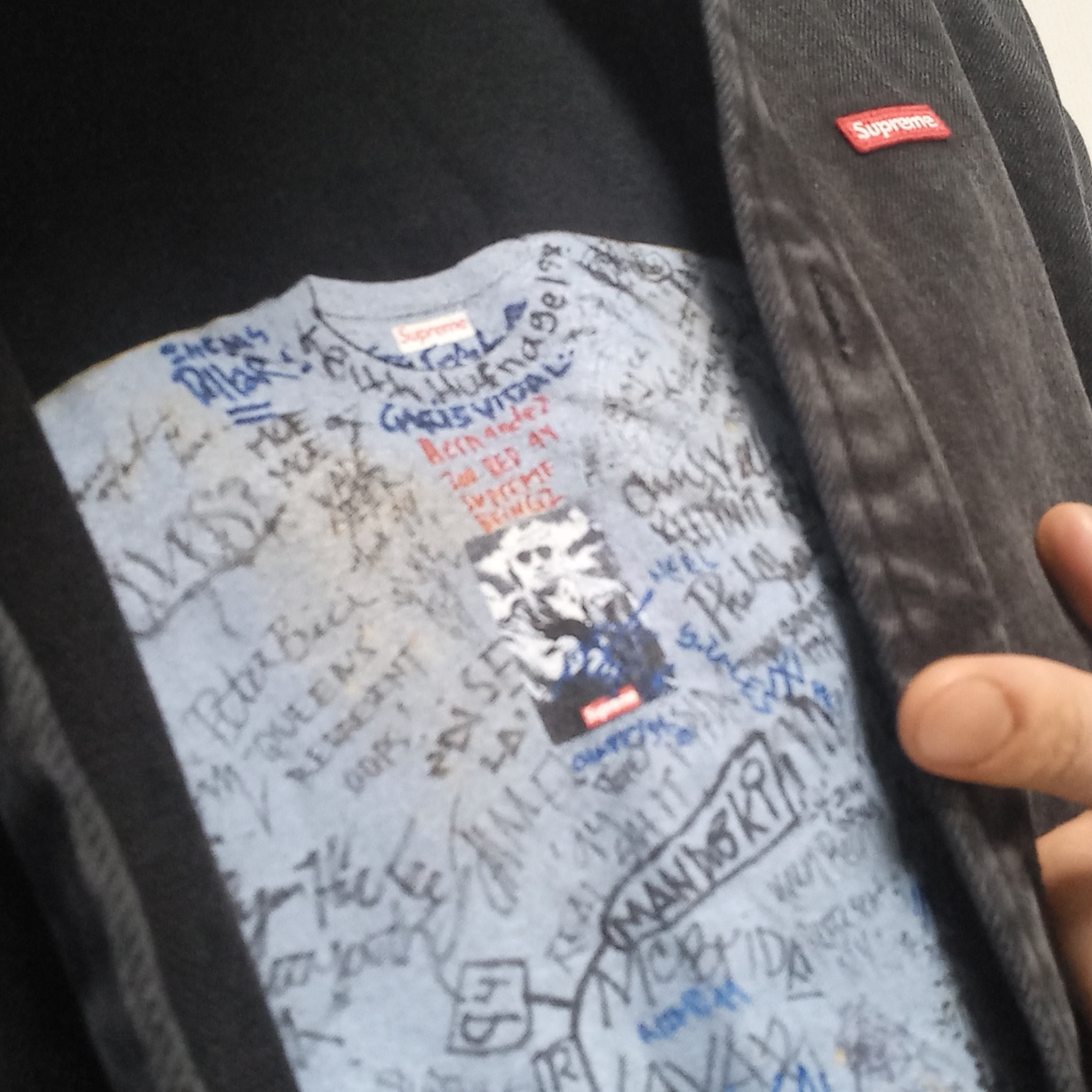 Supreme Pigment Canvas S Logo 6-Panel Black - 23SS, Supreme Small Box Shirt Washed Black - 24SS 착용 스타일 - 4