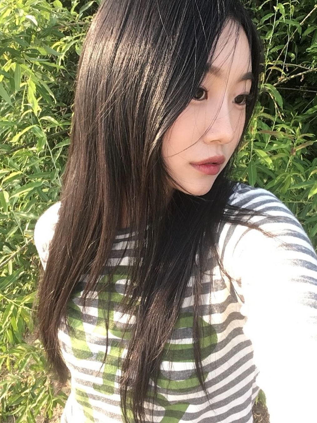 [KREAM 단독] Safarispot Women 1/2 Ticketing Stripe Border Tee Gray, [KREAM 단독] Safarispot Women 1/2 Ticketing Stripe Border Tee Black 착용 스타일