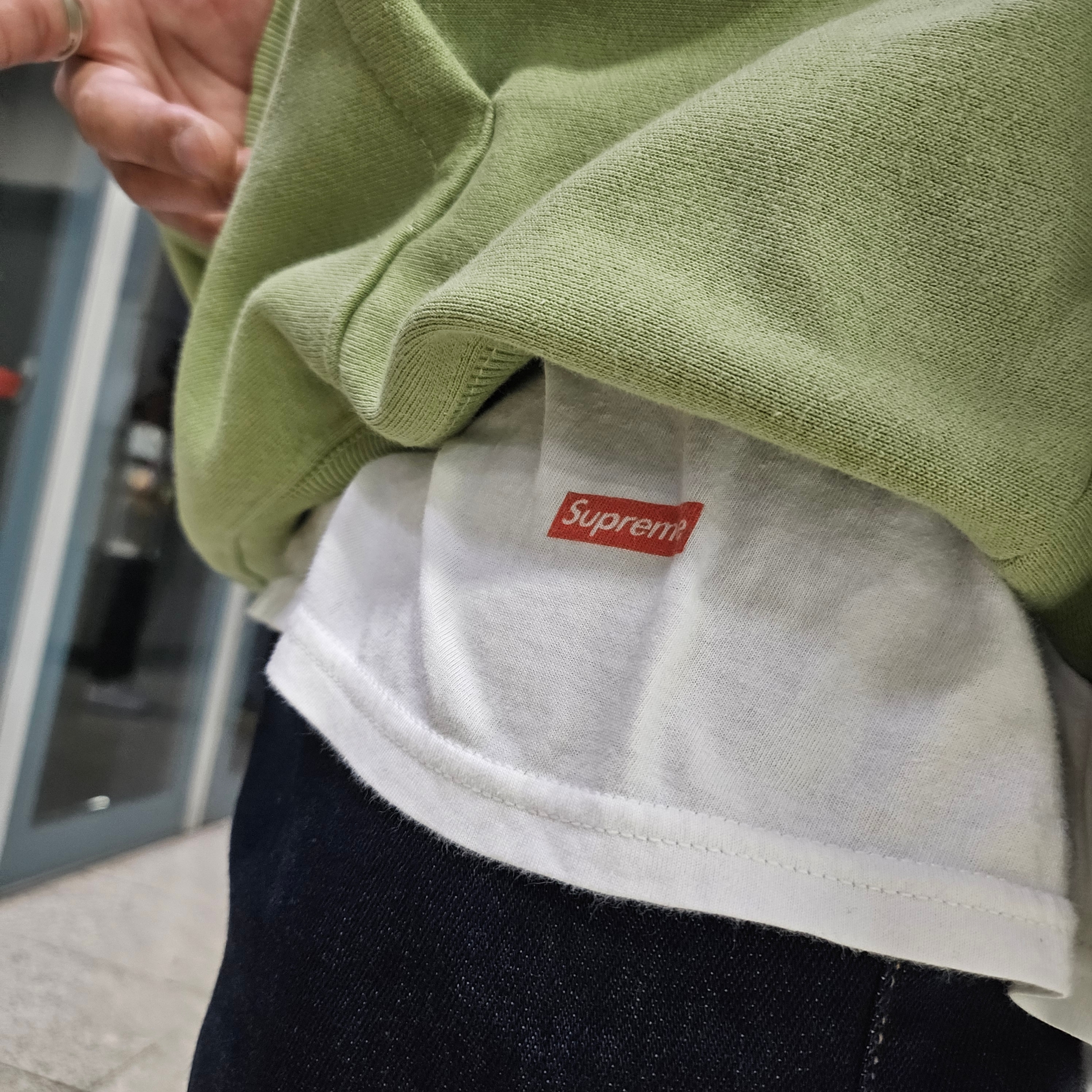 Supreme x MM6 Maison Margiela Painted Camp Cap White - 24SS, Supreme Hanes Tagless T-Shirt White (3 Pack) 착용 스타일 - 3