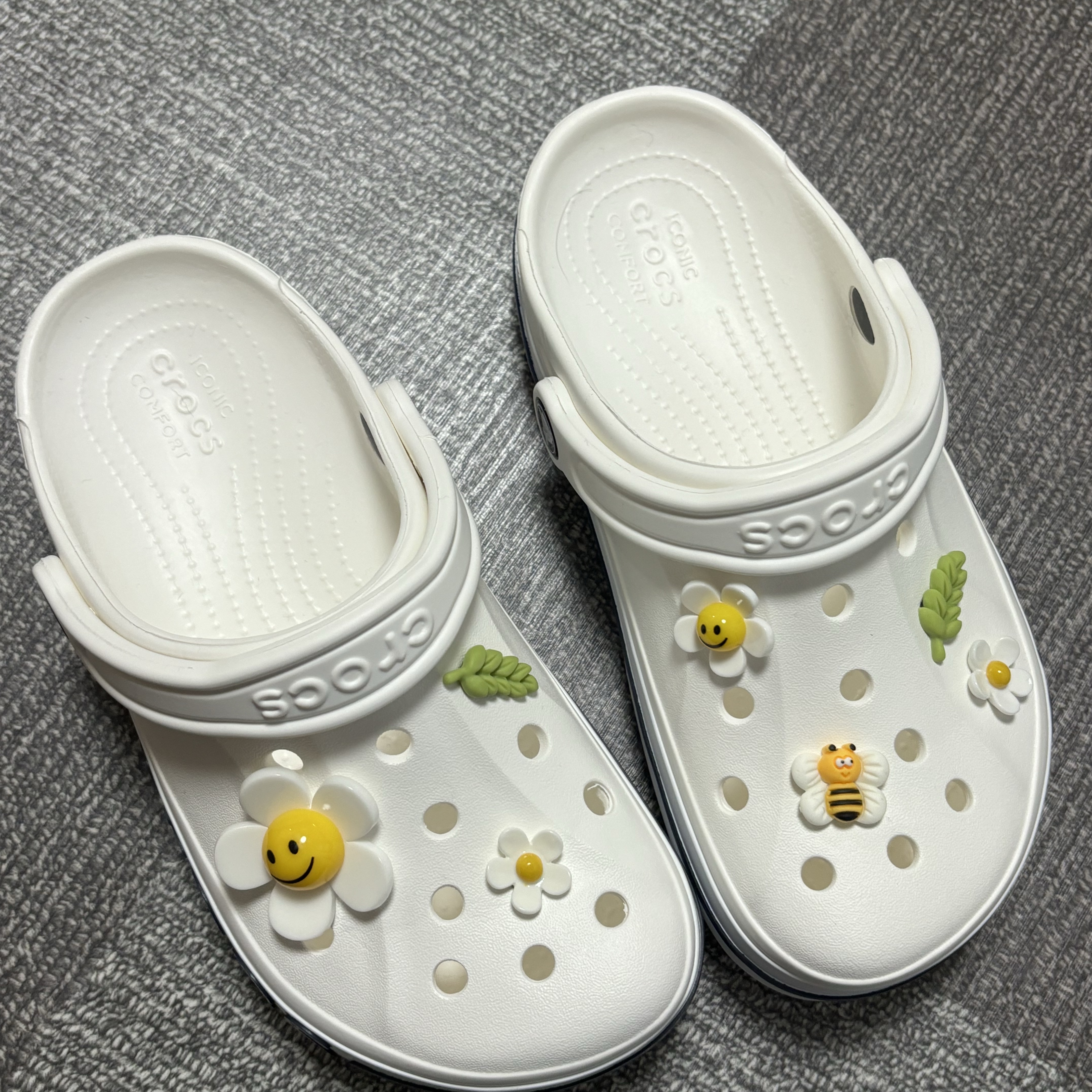 Crocs Bayaband Clog White Navy 착용 스타일