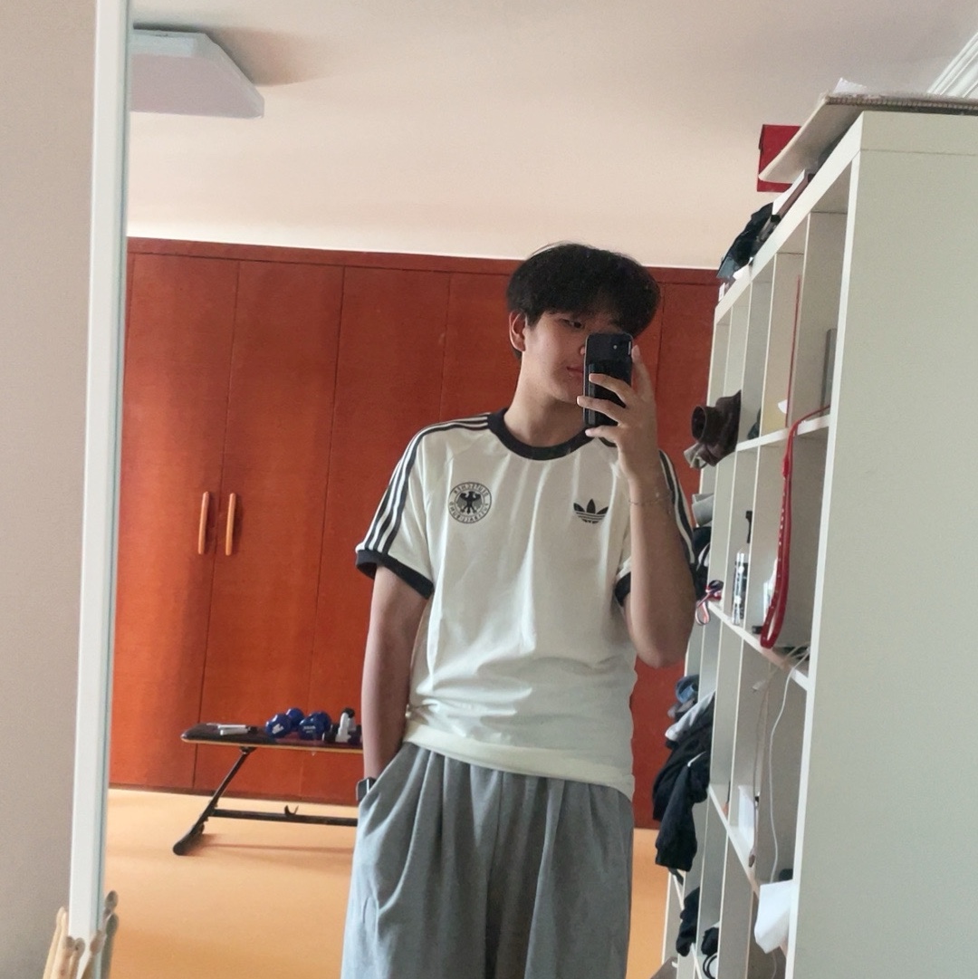 Adidas German Adicolor Classic 3-Stripes T-Shirt Off White - KR Sizing 착용 스타일