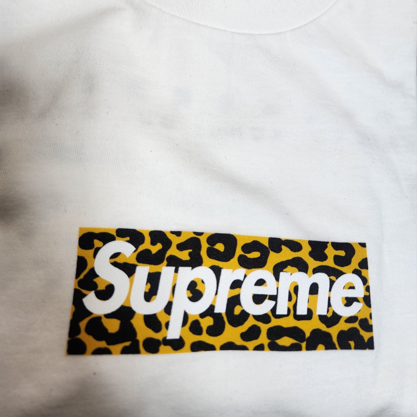Supreme Shanghai Box Logo T-Shirt White - 24SS 착용 스타일