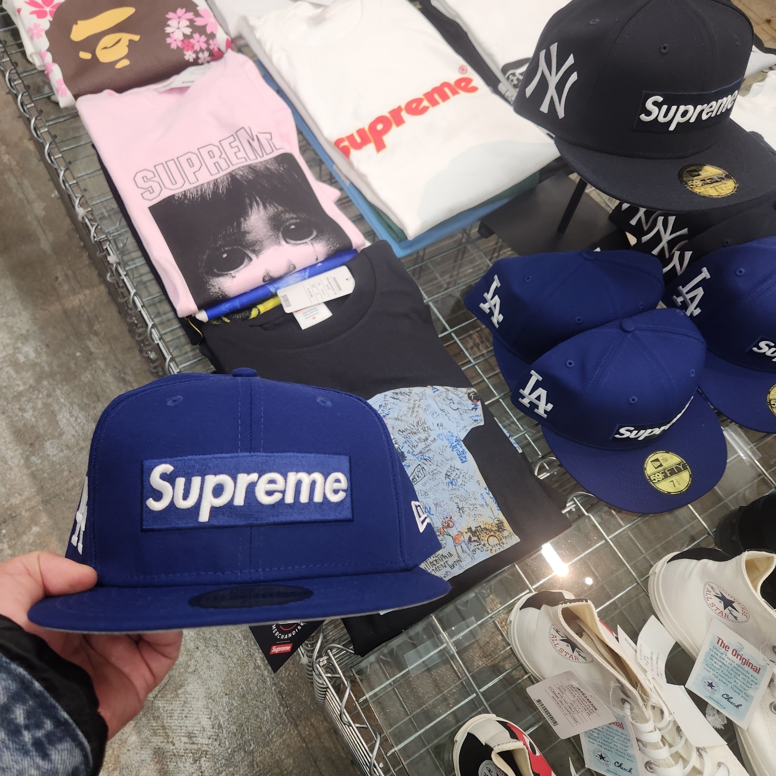 Stussy x Levi's Embossed Trucker Jacket Indigo, Nike x Supreme SB Dunk Low Mean Green 착용 스타일 - 5