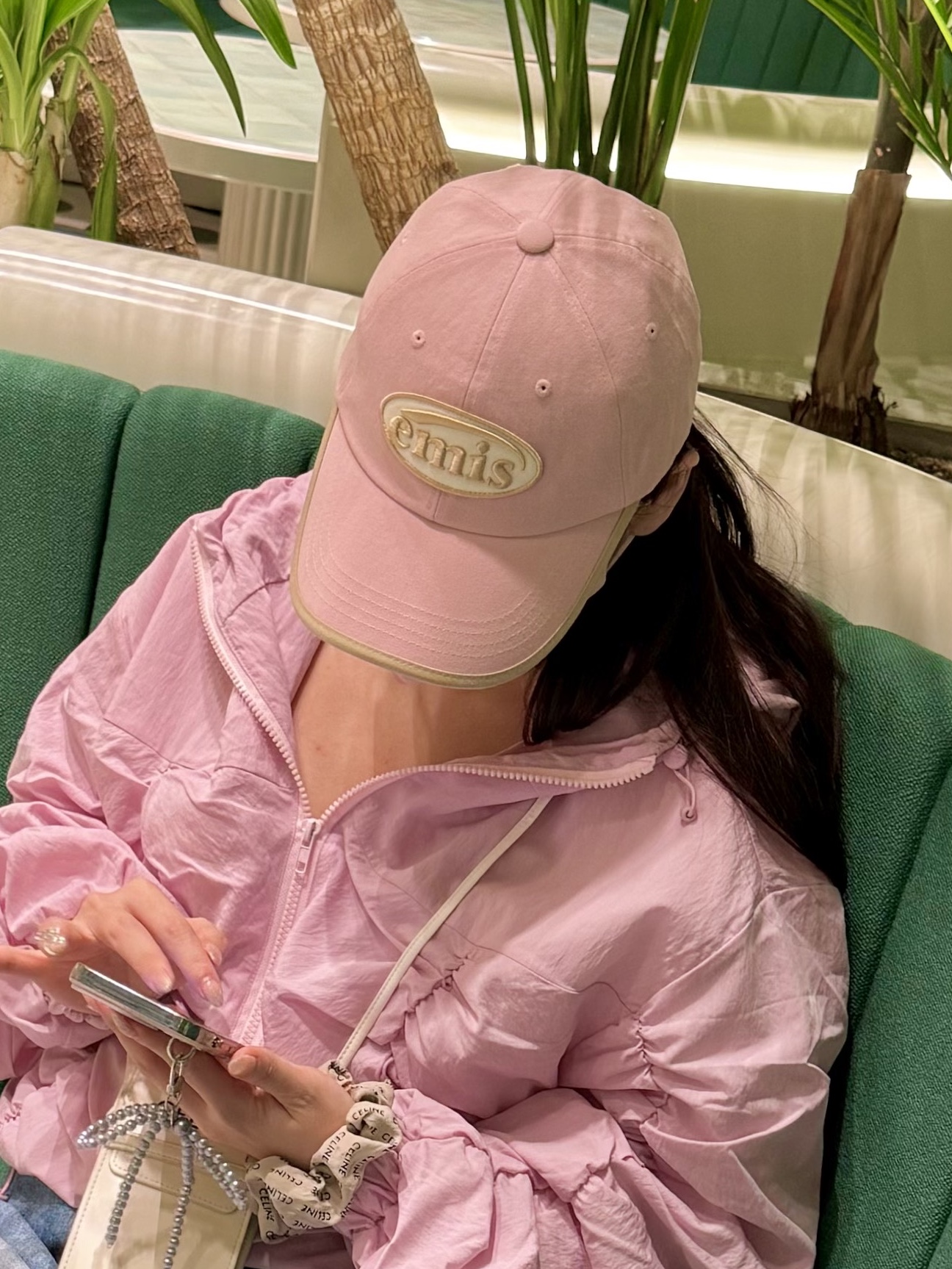 Emis Beige Trimming Ball Cap Pink, Emis Star Bag Pink 착용 스타일 - 6