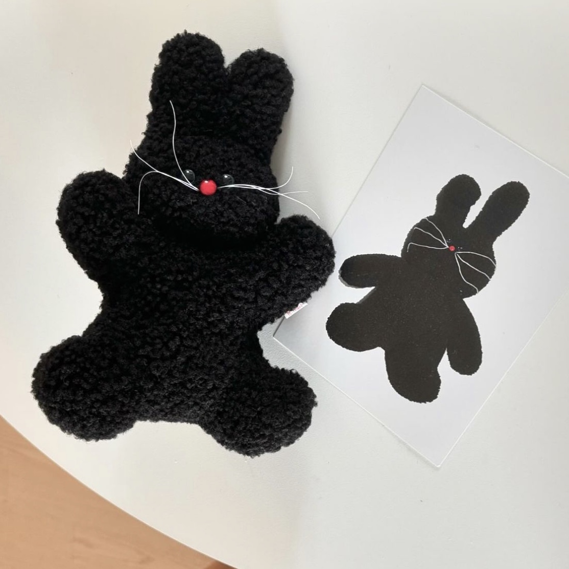 Lelbobrown Bunny Oversize Keyring Happy Bunny 착용 스타일