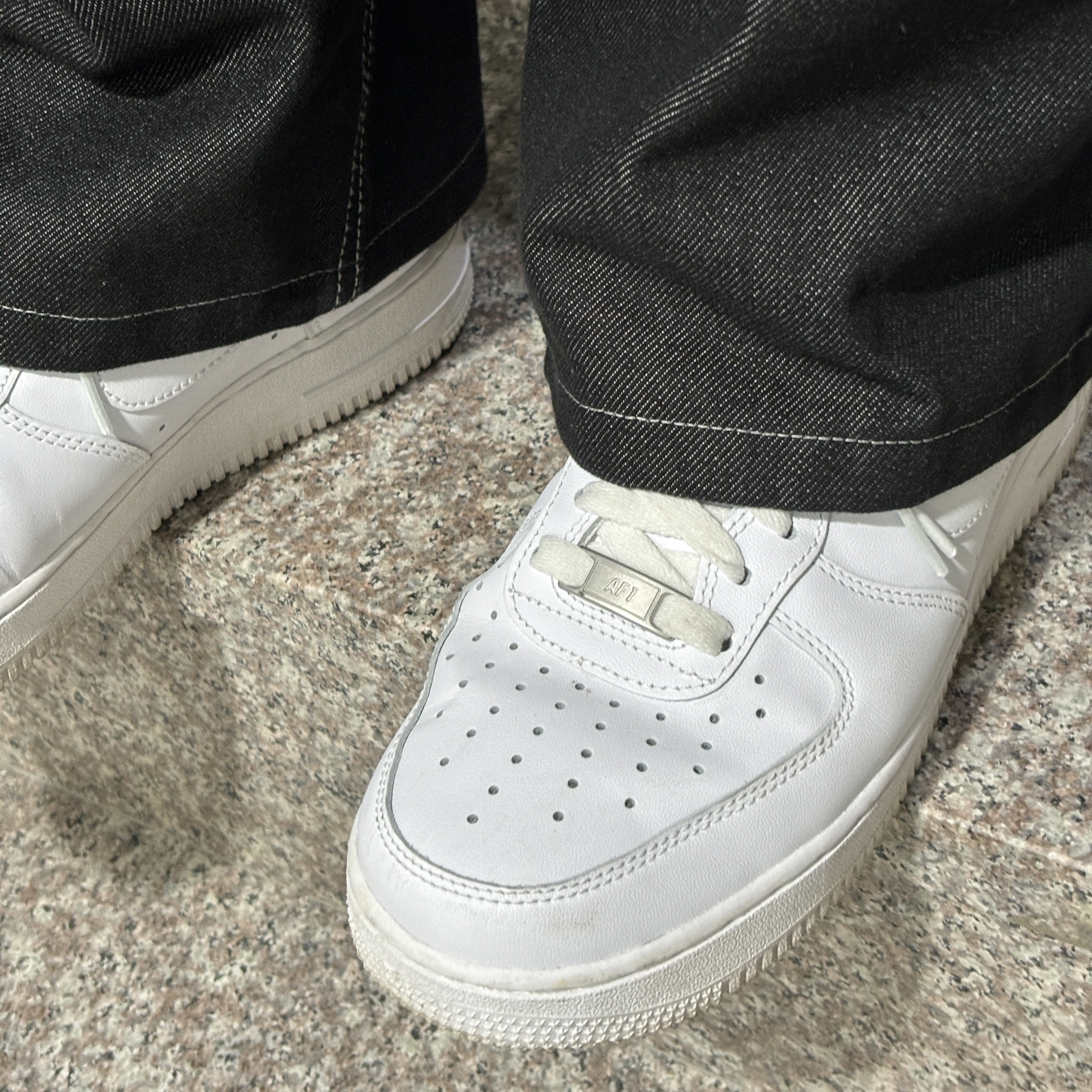 Nike Air Force 1 '07 Low White 착용 스타일 - 3