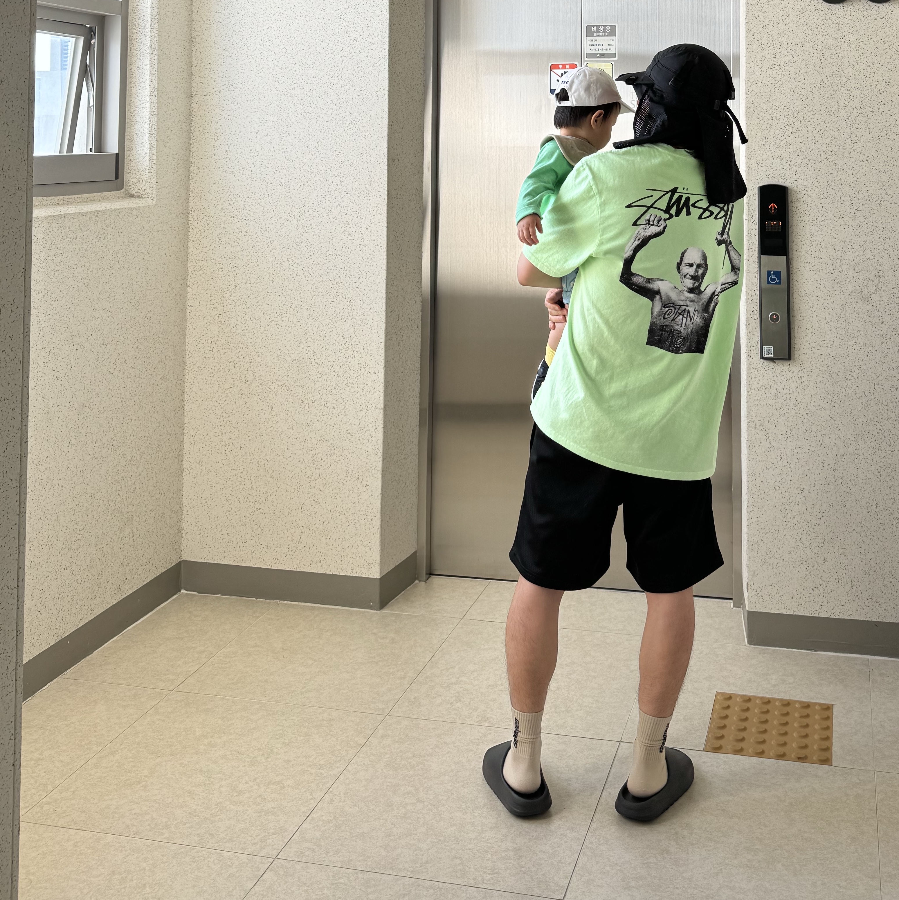 Stussy x Martine Rose Stand Firm Pigment Dyed T-Shirt Patina, Nike x Matthew M Williams NRG AW84 Cap Black 착용 스타일