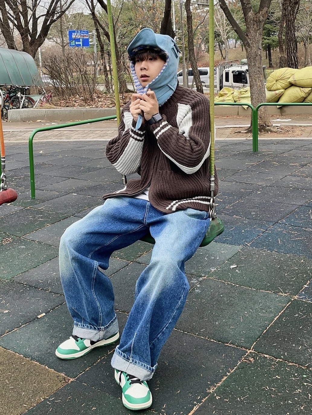 Problemallways Papa's Side Pocket Earflap Cap Blue, Problemallways Papa's Side Pocket Earflap Cap Pink 착용 스타일