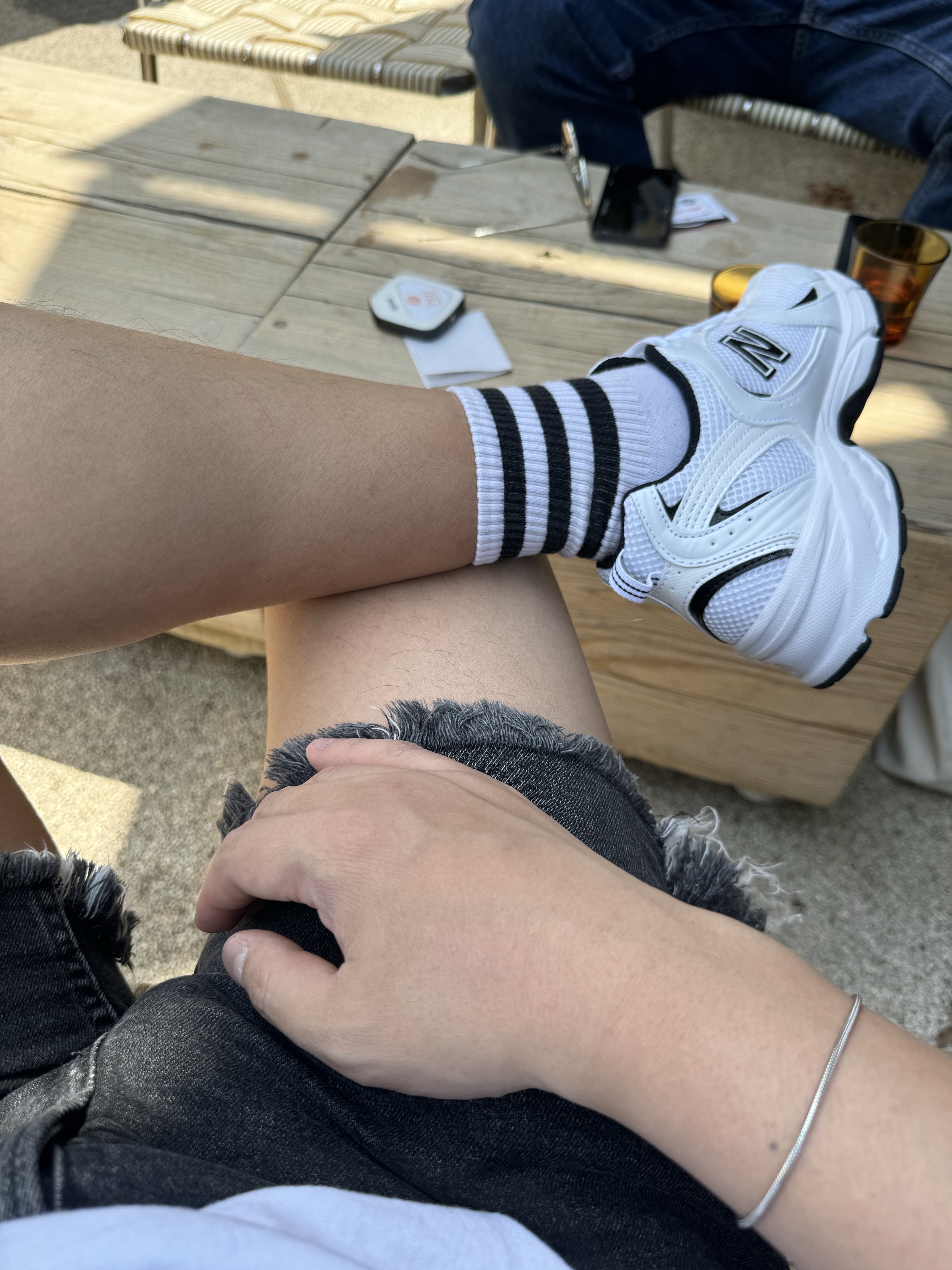 New Balance 530 White Black 착용 스타일