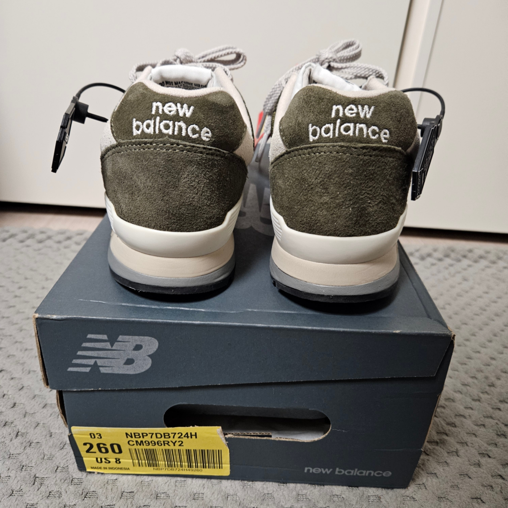 New Balance 996 Dark Green 착용 스타일 - 3