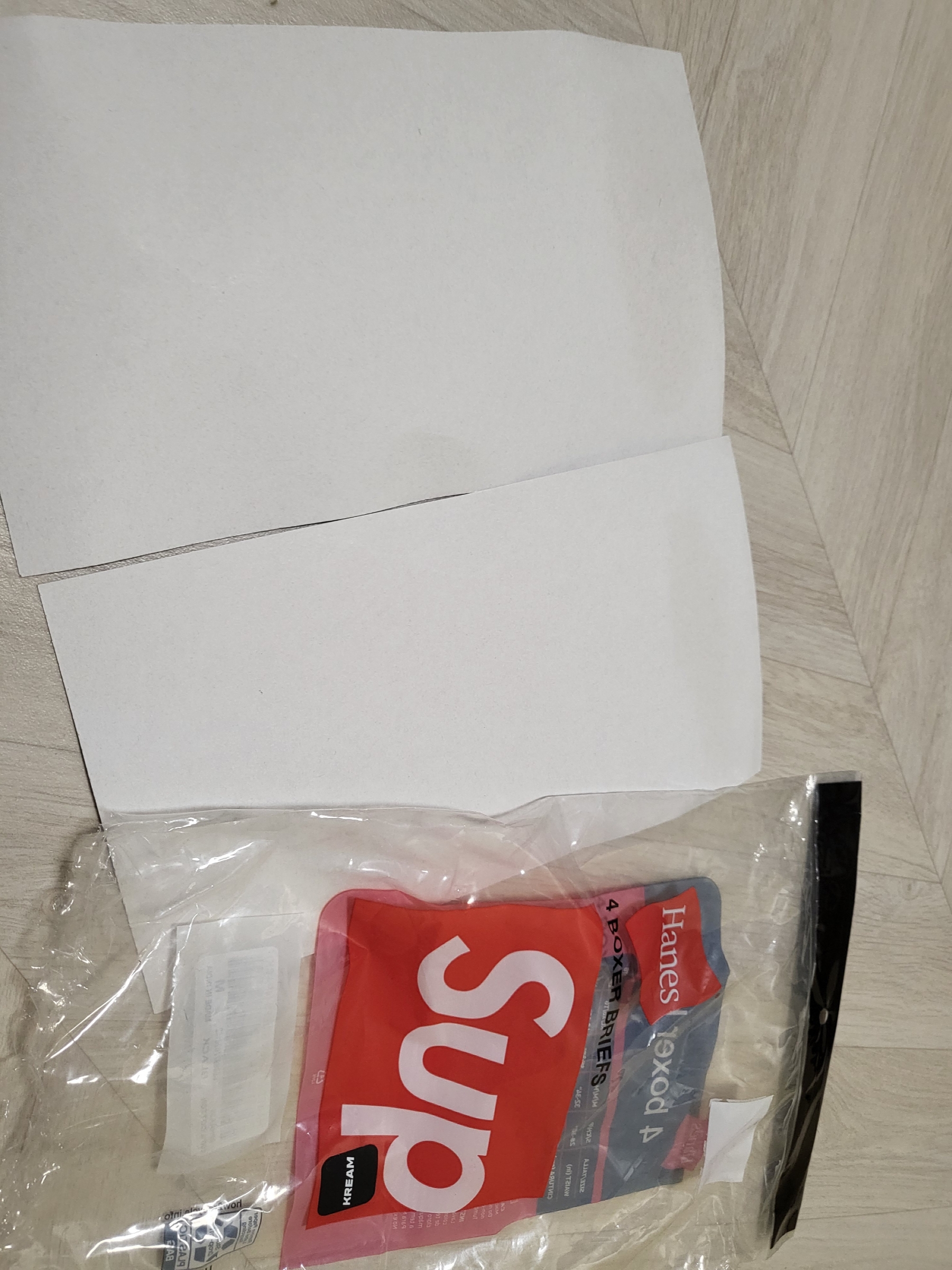 Supreme Hanes Boxer Briefs Black (4 Pack) 착용 스타일
