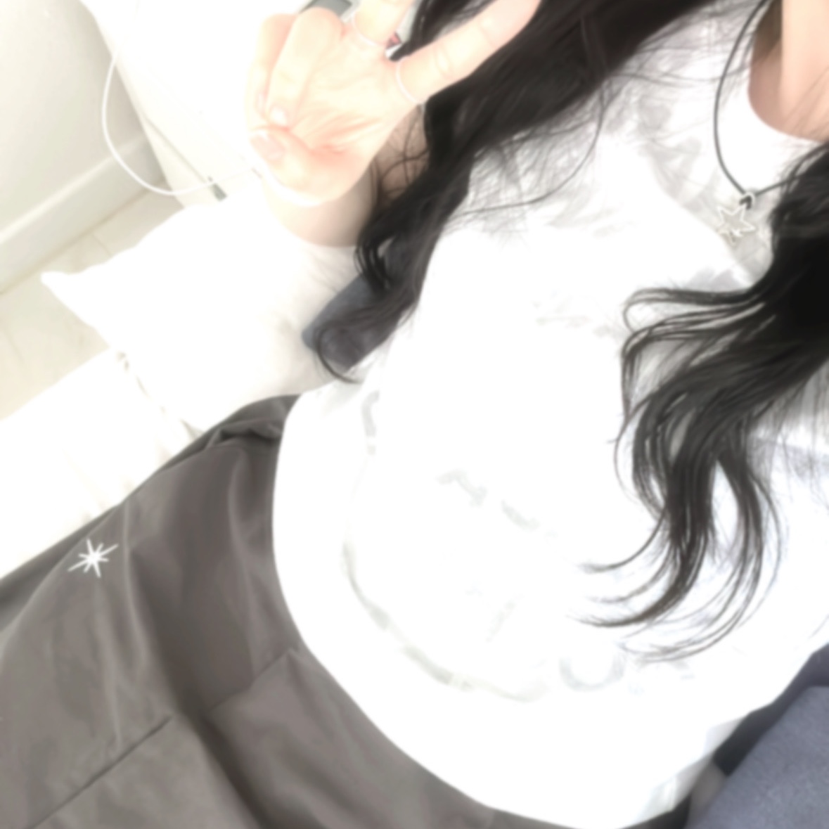 [KREAM 단독] Safarispot Women 1/2 Highway Inn T-Shirt White Black 착용 스타일
