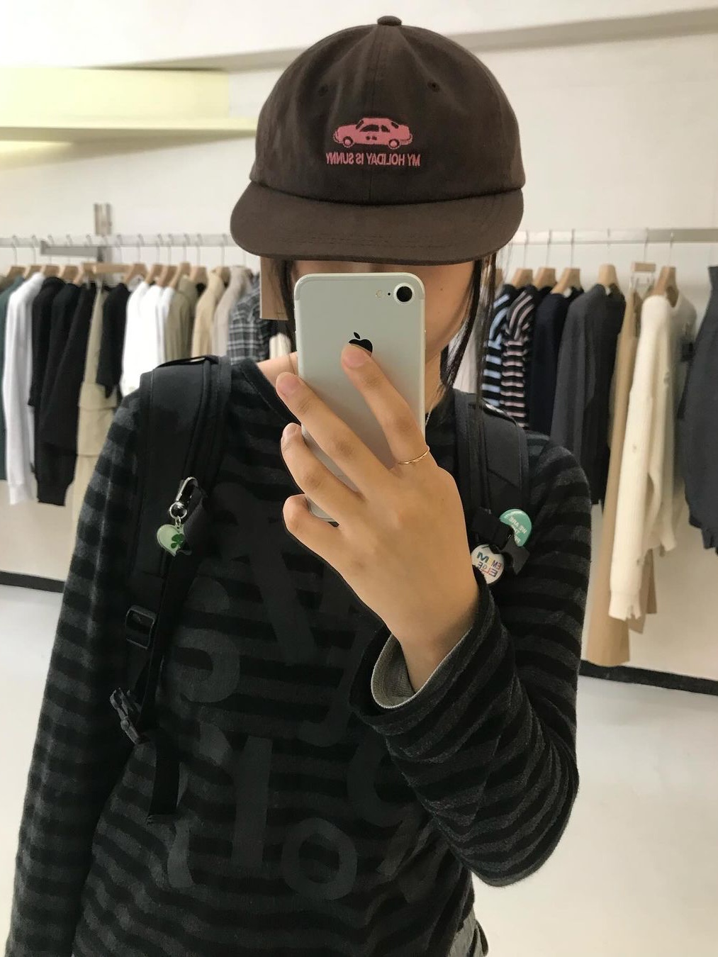 [KREAM 단독] Safarispot Women 1/2 Ticketing Stripe Border Tee Gray, [KREAM 단독] Safarispot Women 1/2 Ticketing Stripe Border Tee Black 착용 스타일