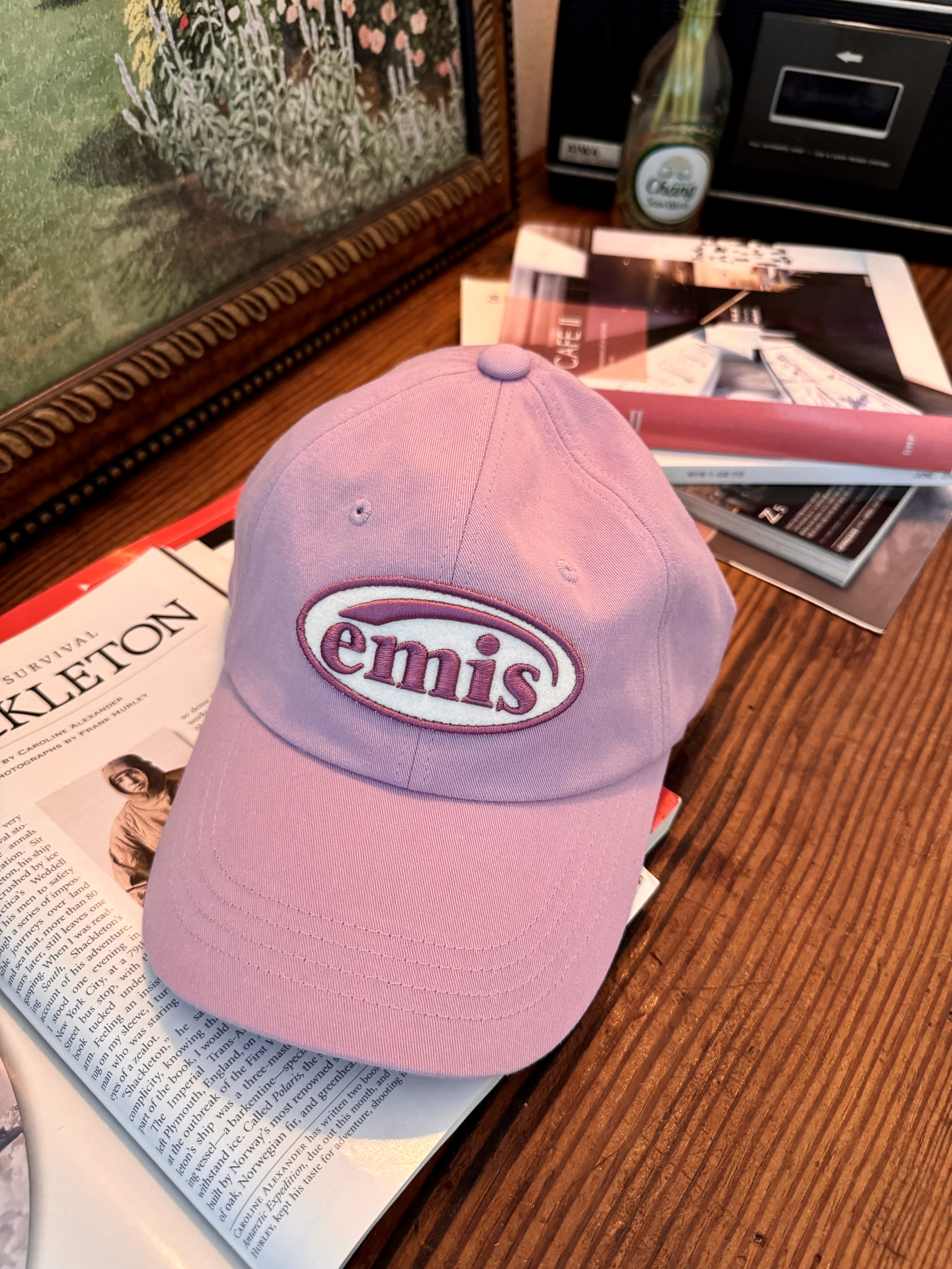 Emis Tone On Tone Wappen Ball Cap Light Purple, Carlyn Cozy Glaze Silver_H73109010S 착용 스타일 - 3