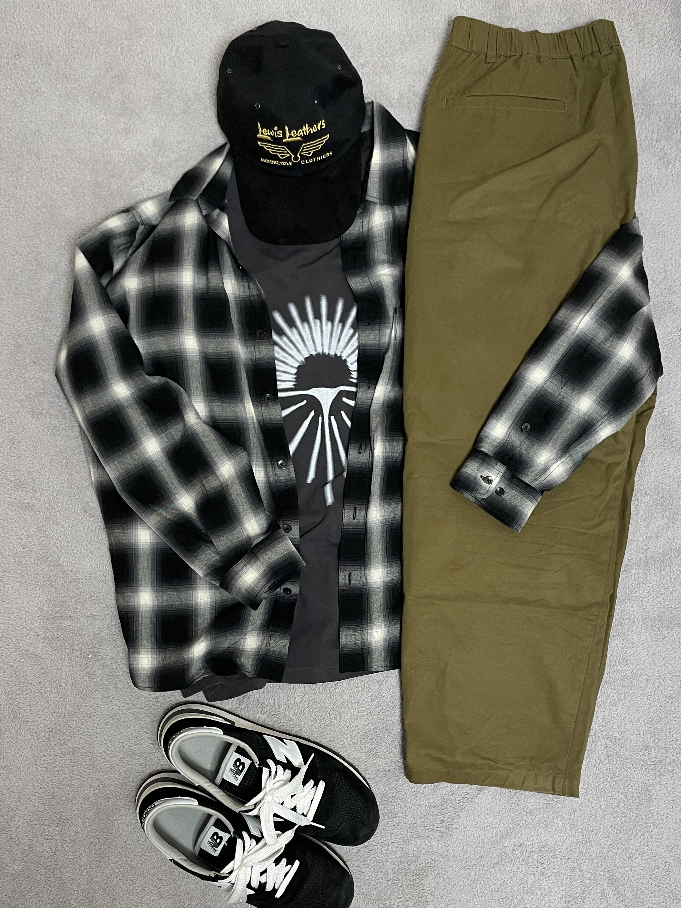 New Balance 990v1 Made in USA Black 착용 스타일 - 6
