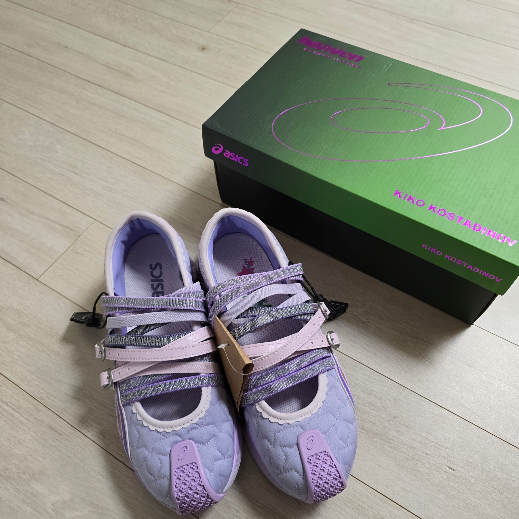 (W) Asics x Kiko Kostadinov x Heaven by Marc Jacobs Gel-Lokros Vapor Cosmos 착용 스타일