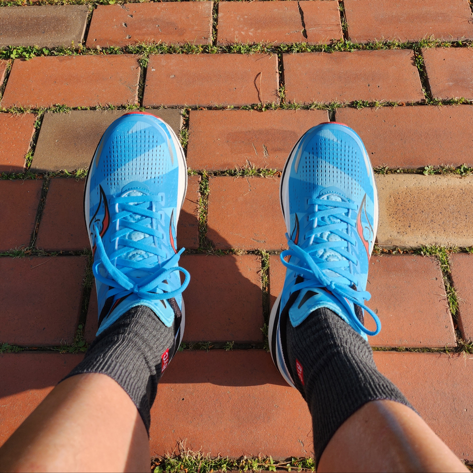 Saucony Endorphin Speed 3 Chicago Blue White 착용 스타일 - 5